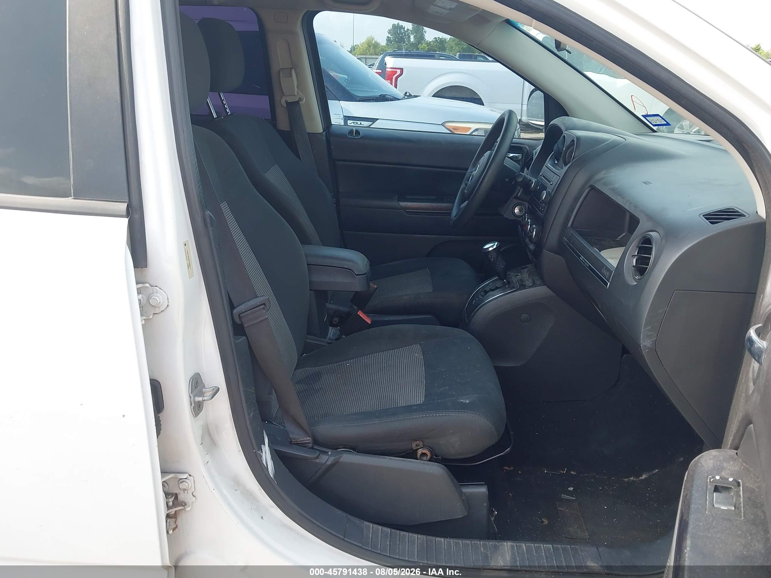 2012 Jeep Compass Sport White vin: 1C4NJCBA8CD550571