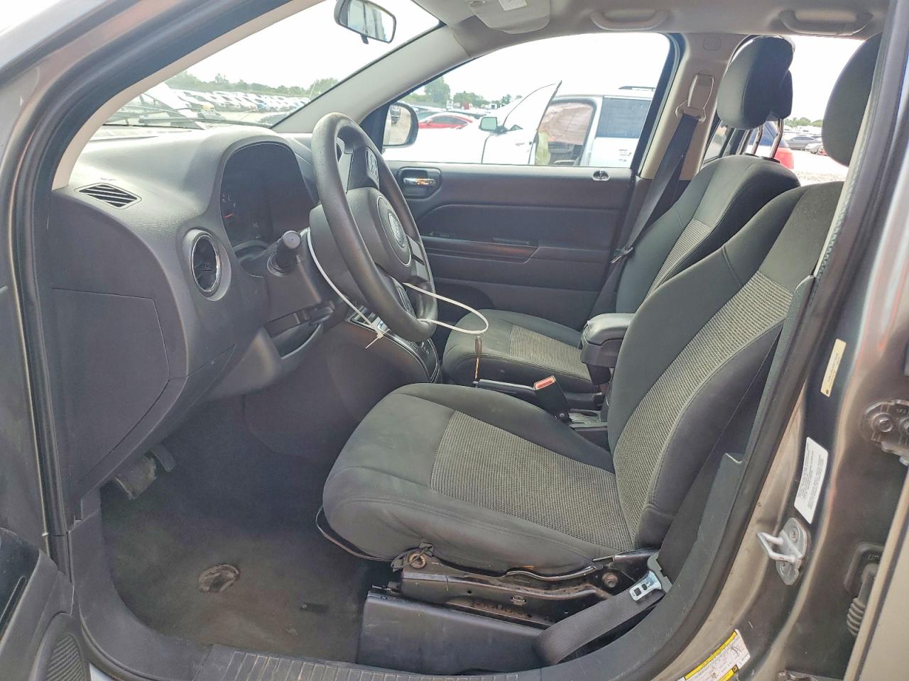 2013 Jeep Compass Sport Silver vin: 1C4NJCBA8DD115549