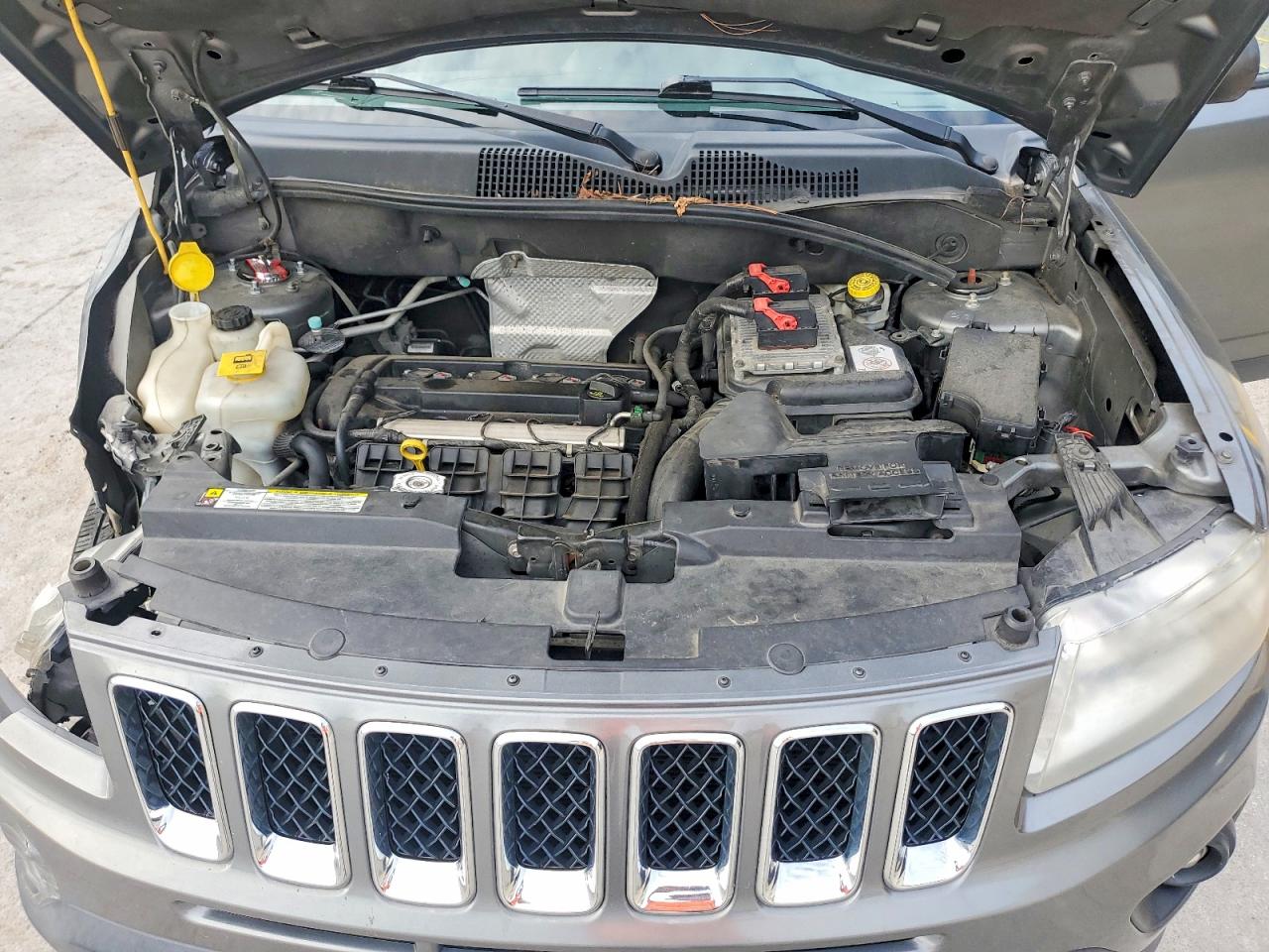 2013 Jeep Compass Sport Silver vin: 1C4NJCBA8DD115549