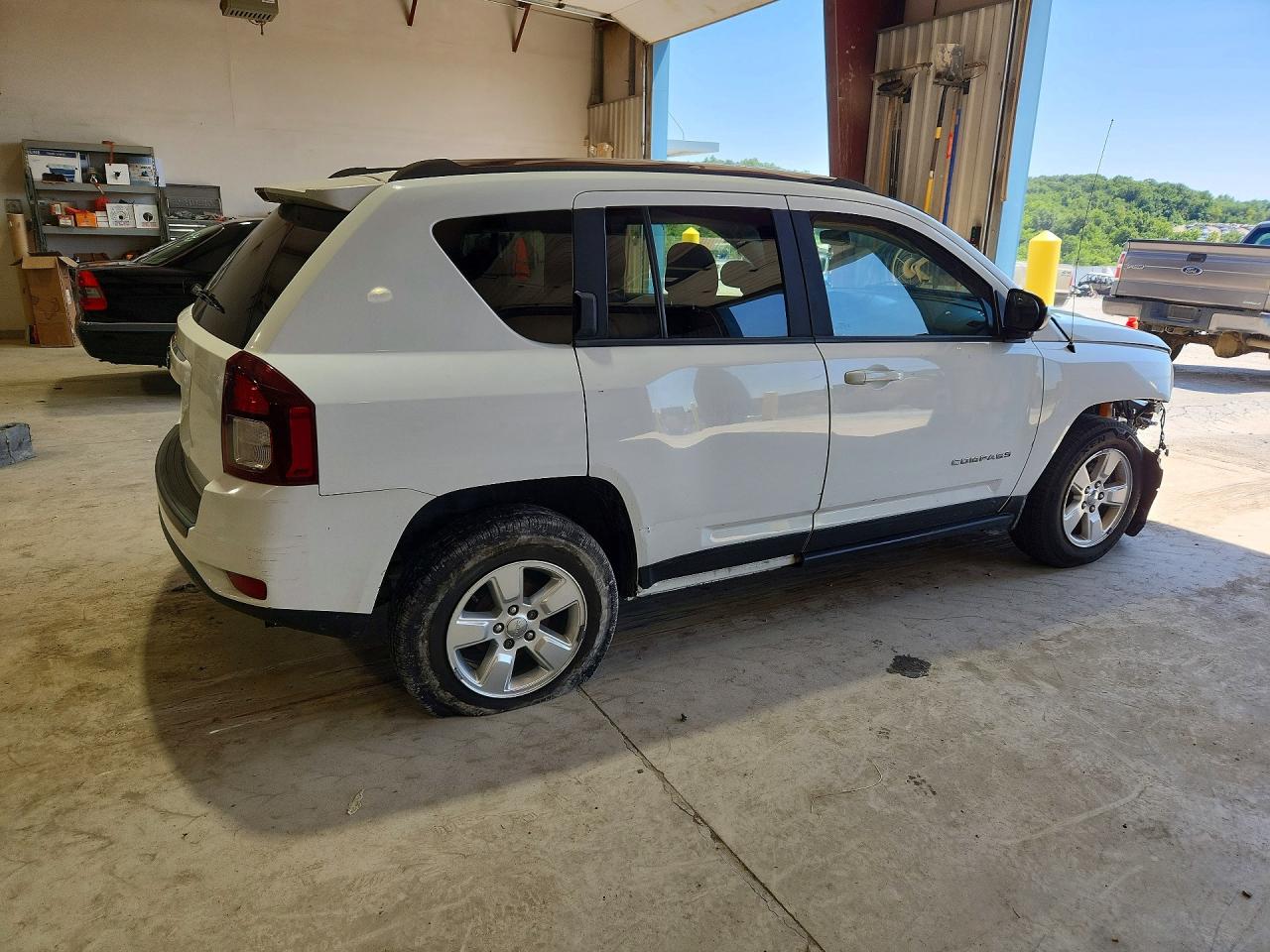 2014 Jeep Compass Sport White vin: 1C4NJCBA8ED779108