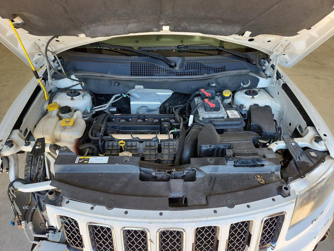 2014 Jeep Compass Sport White vin: 1C4NJCBA8ED779108