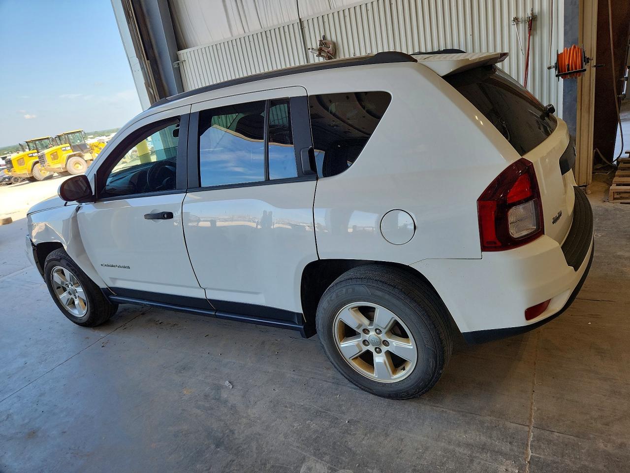 2014 Jeep Compass Sport White vin: 1C4NJCBA8ED790223