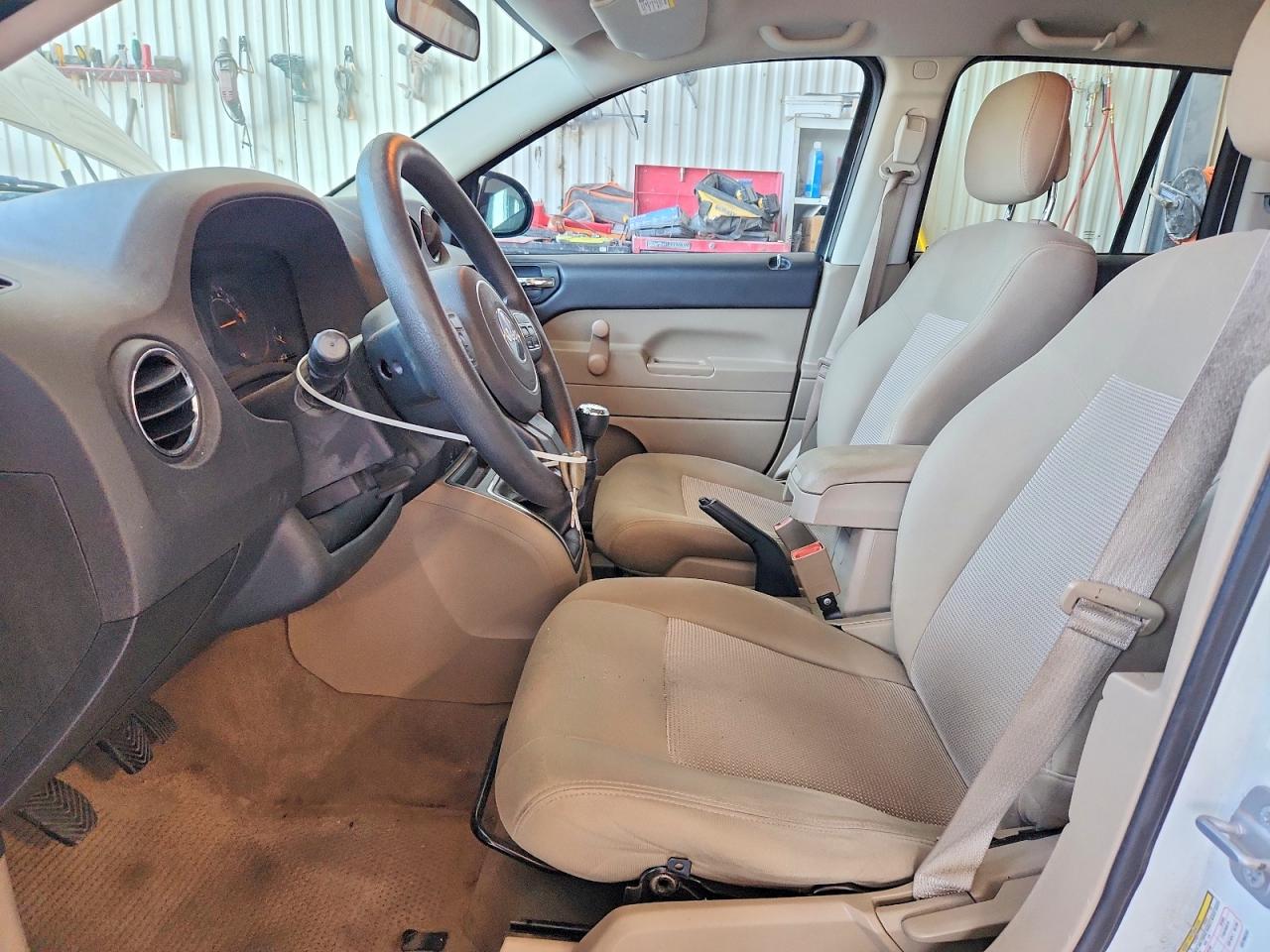 2014 Jeep Compass Sport White vin: 1C4NJCBA8ED790223