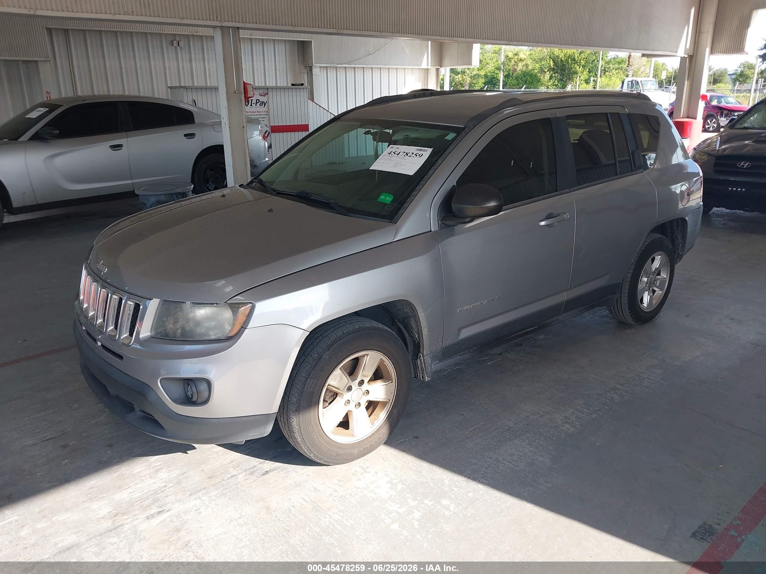 2014 Jeep Compass Sport Silver vin: 1C4NJCBA8ED882609