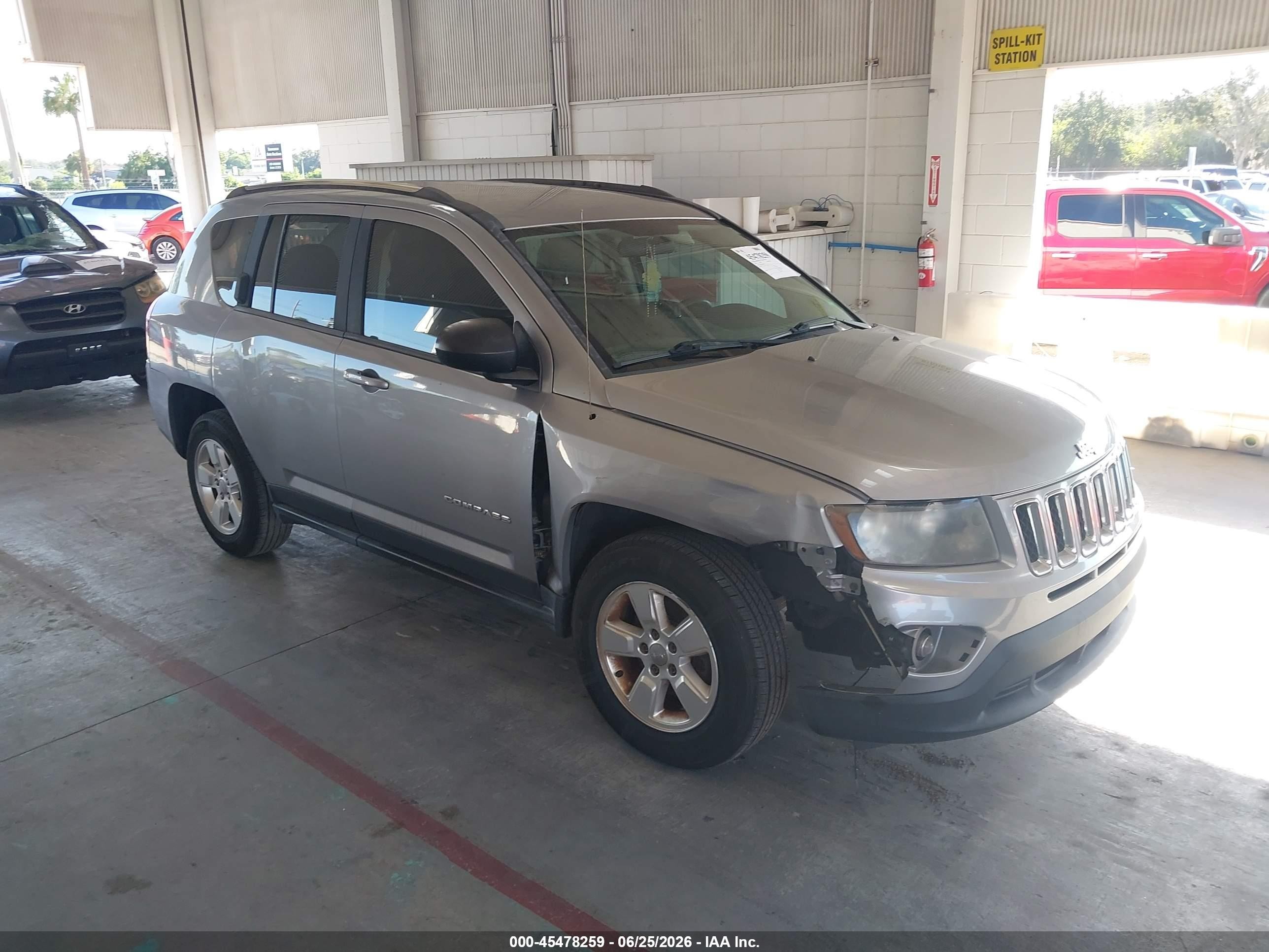 2014 Jeep Compass Sport Silver vin: 1C4NJCBA8ED882609