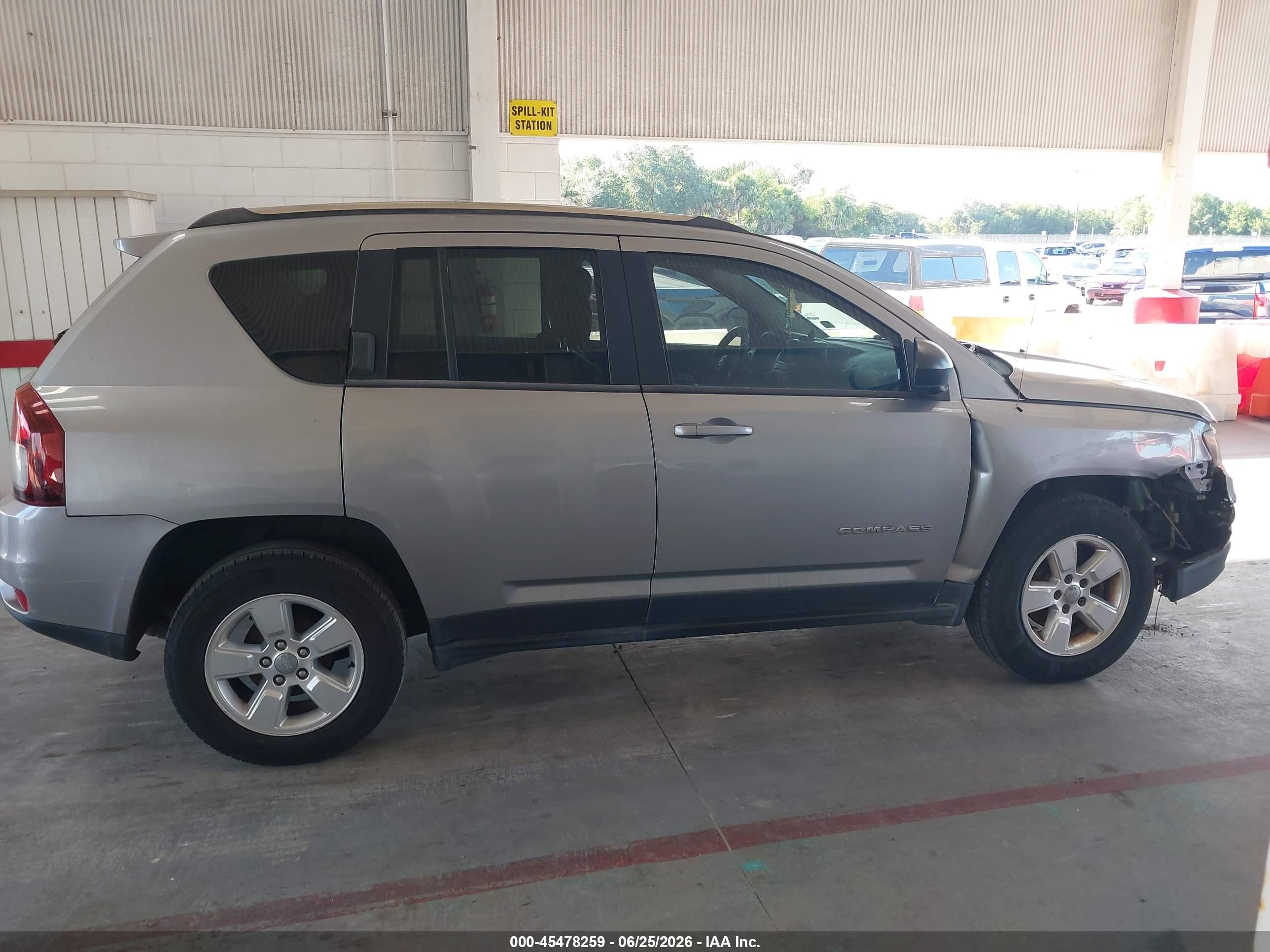 2014 Jeep Compass Sport Silver vin: 1C4NJCBA8ED882609