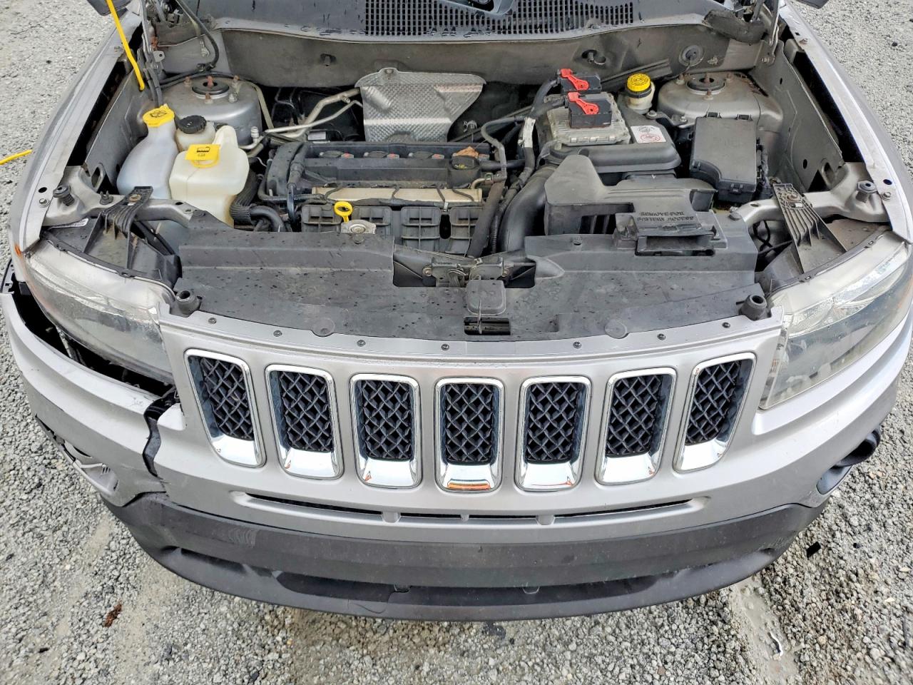 2015 Jeep Compass Sport Silver vin: 1C4NJCBA8FD198046