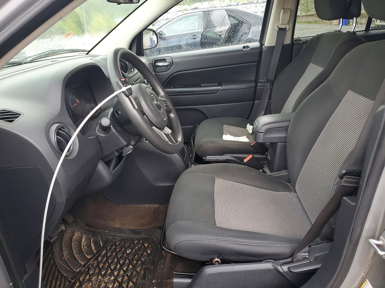 2015 Jeep Compass Sport Silver vin: 1C4NJCBA8FD198046