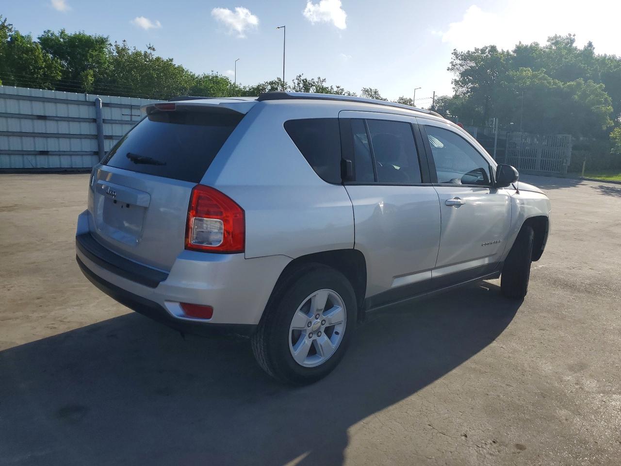 2013 Jeep Compass Sport Silver vin: 1C4NJCBA9DD130447