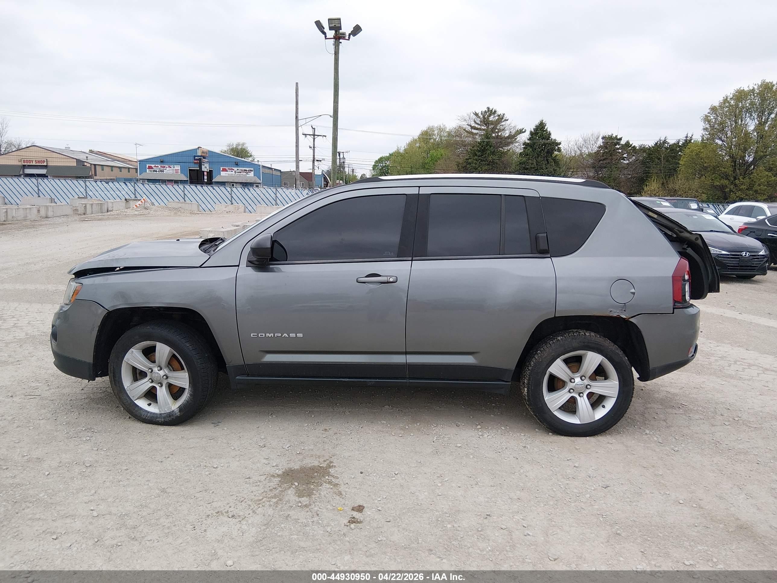 2014 Jeep Compass Sport Silver vin: 1C4NJCBA9ED547956