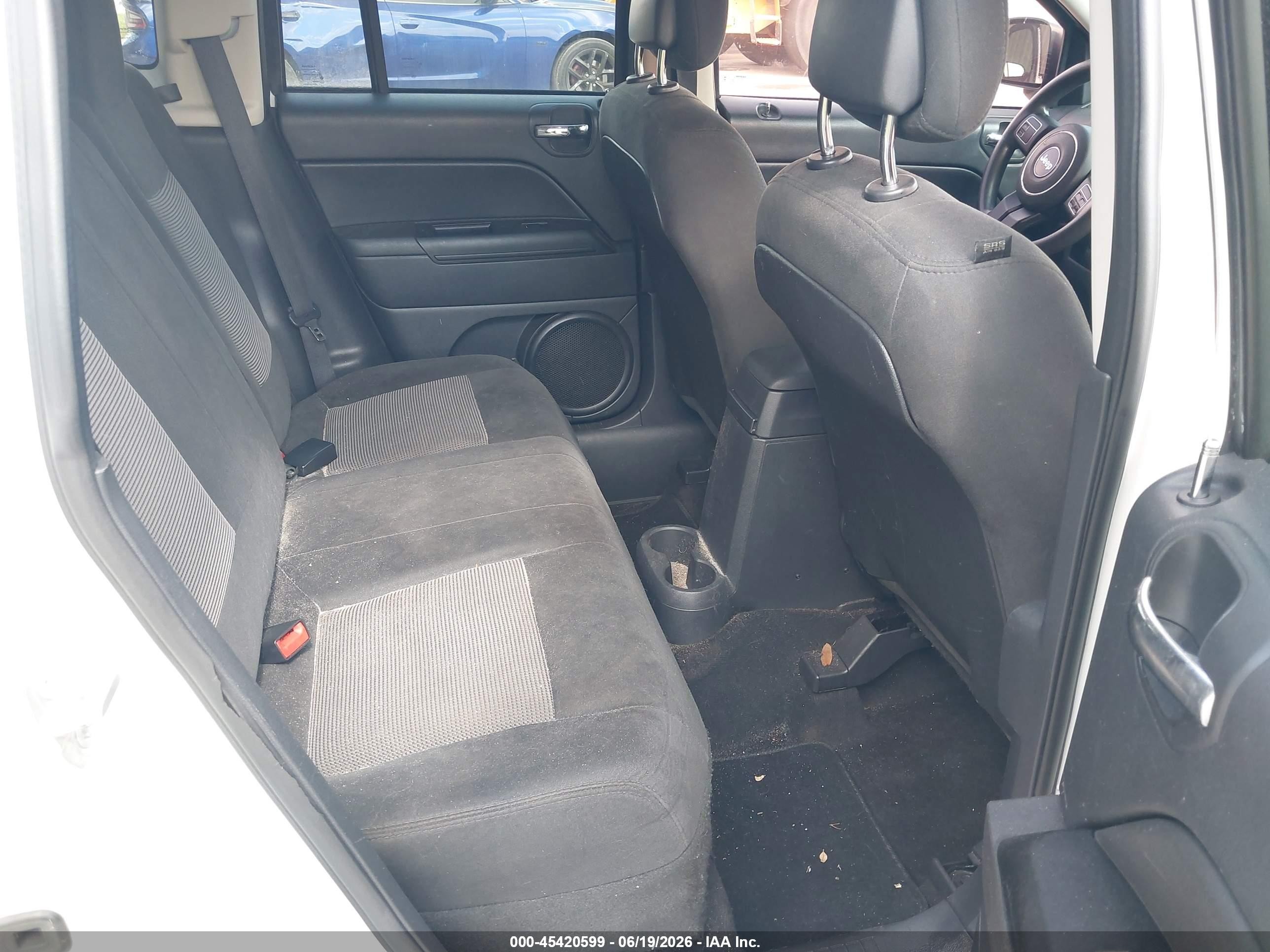 2016 Jeep Compass Sport Белый vin: 1C4NJCBA9GD524583