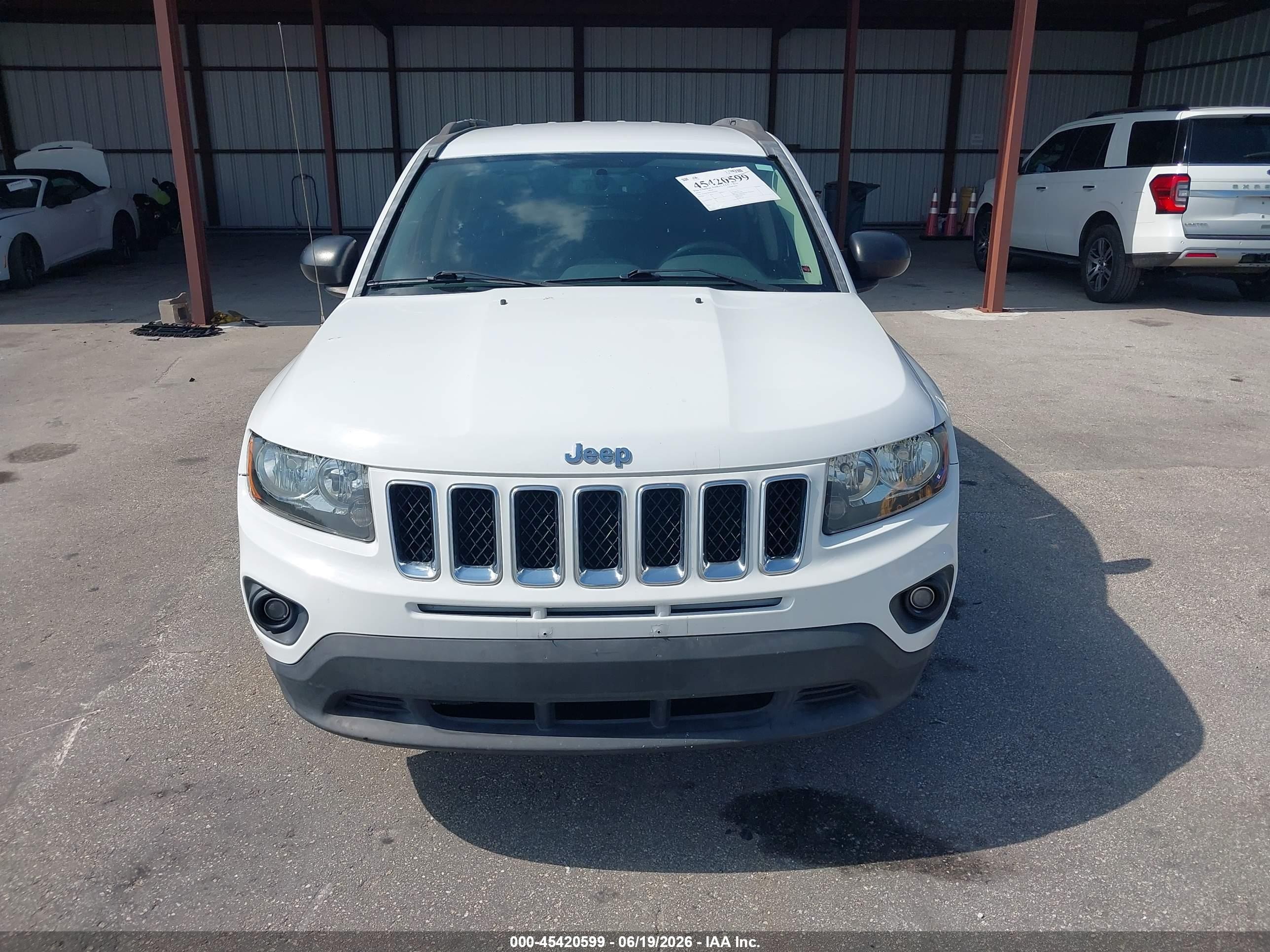 2016 Jeep Compass Sport Белый vin: 1C4NJCBA9GD524583