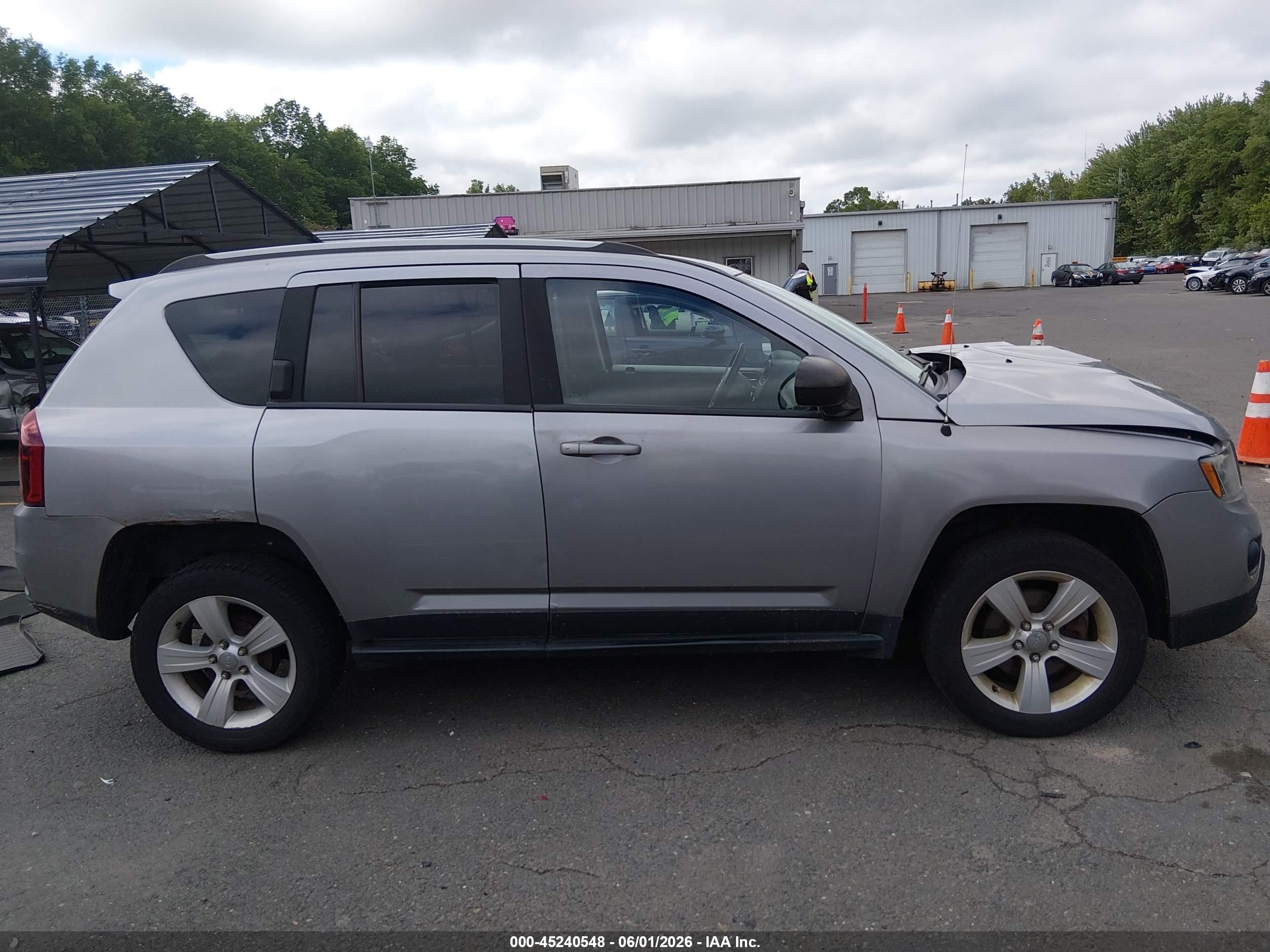 2016 Jeep Compass Sport Silver vin: 1C4NJCBA9GD720815