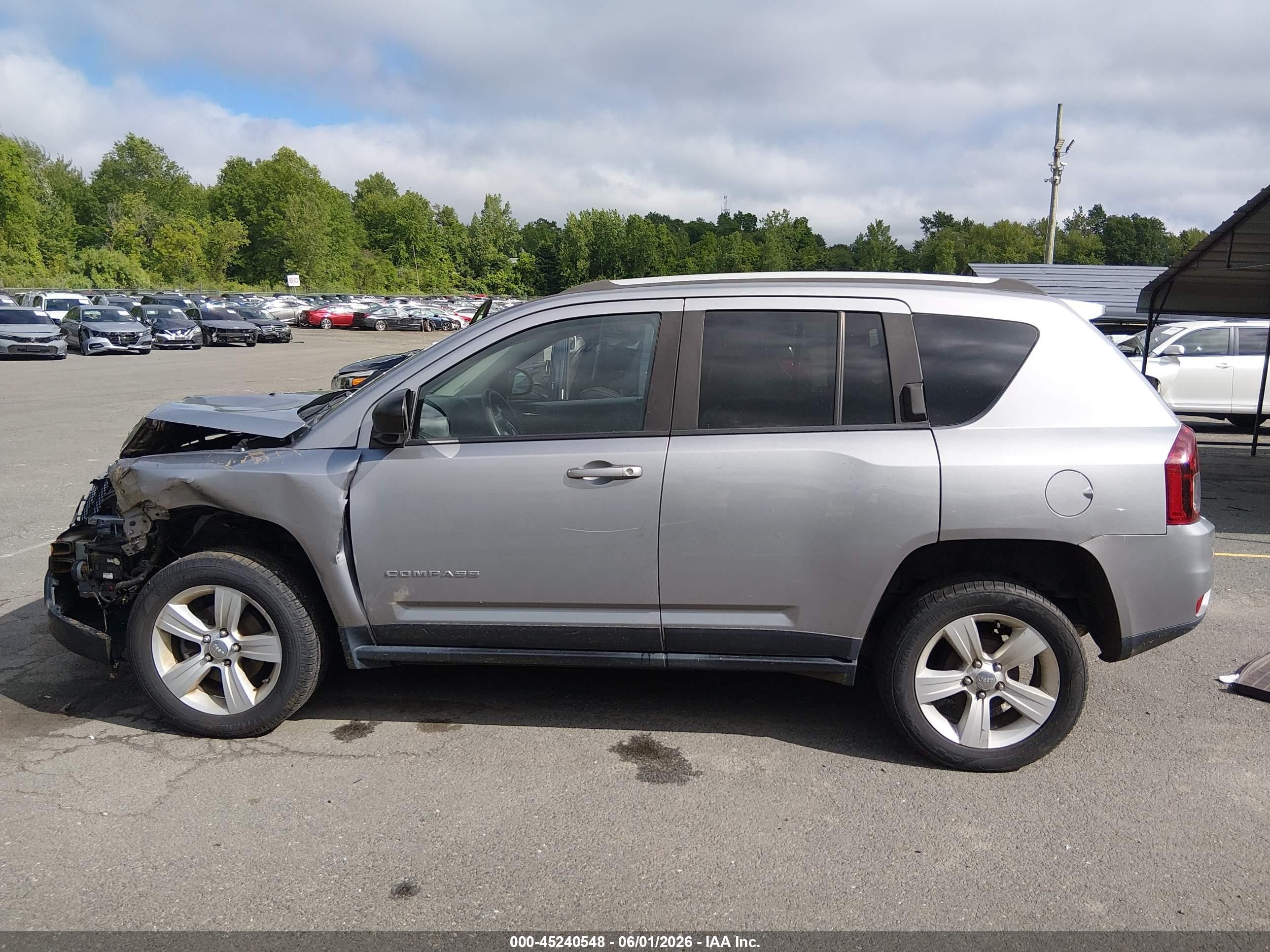 2016 Jeep Compass Sport Silver vin: 1C4NJCBA9GD720815