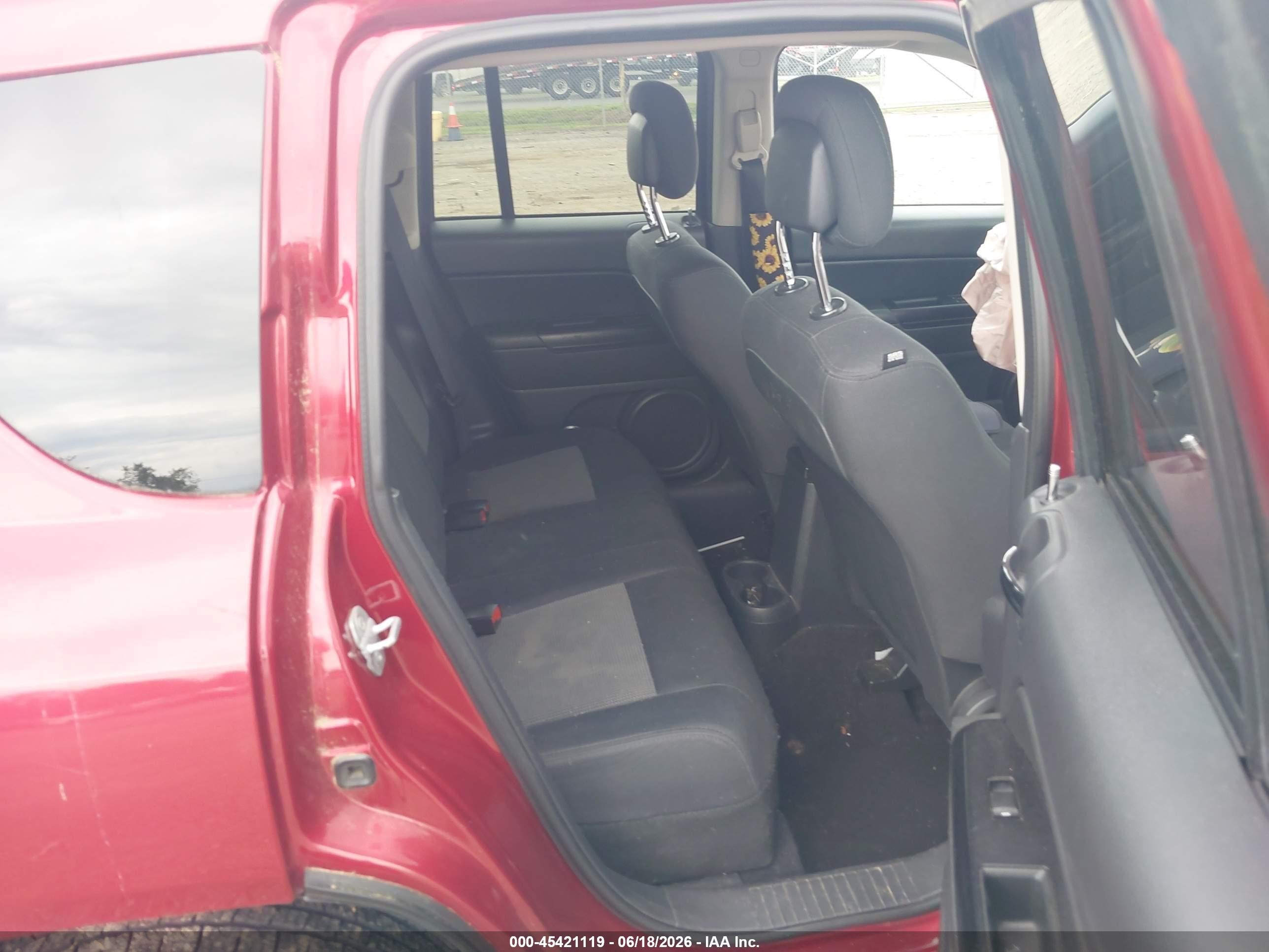 2012 Jeep Compass Sport Red vin: 1C4NJCBAXCD579912