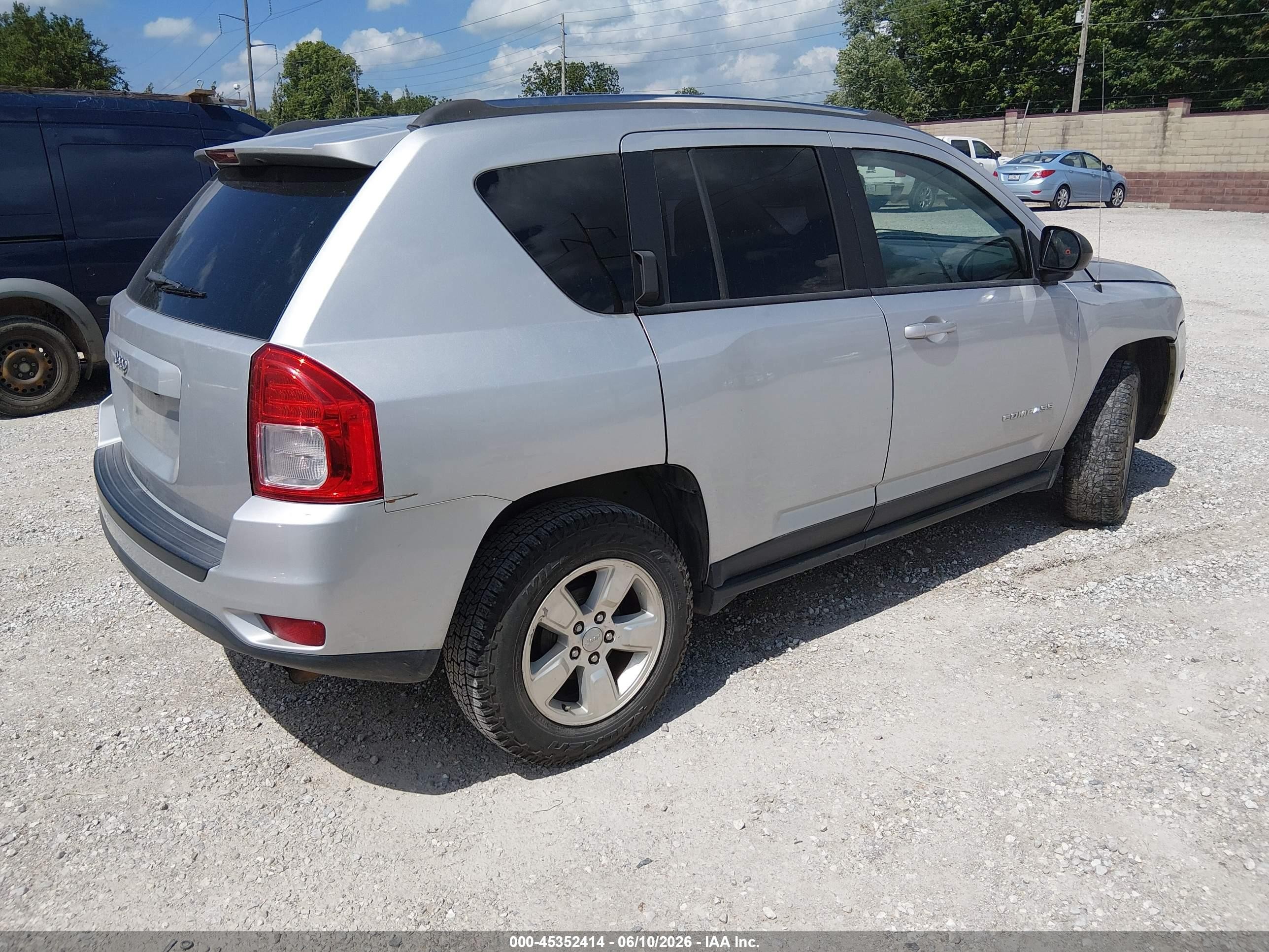 2013 Jeep Compass Sport Silver vin: 1C4NJCBAXDD245817