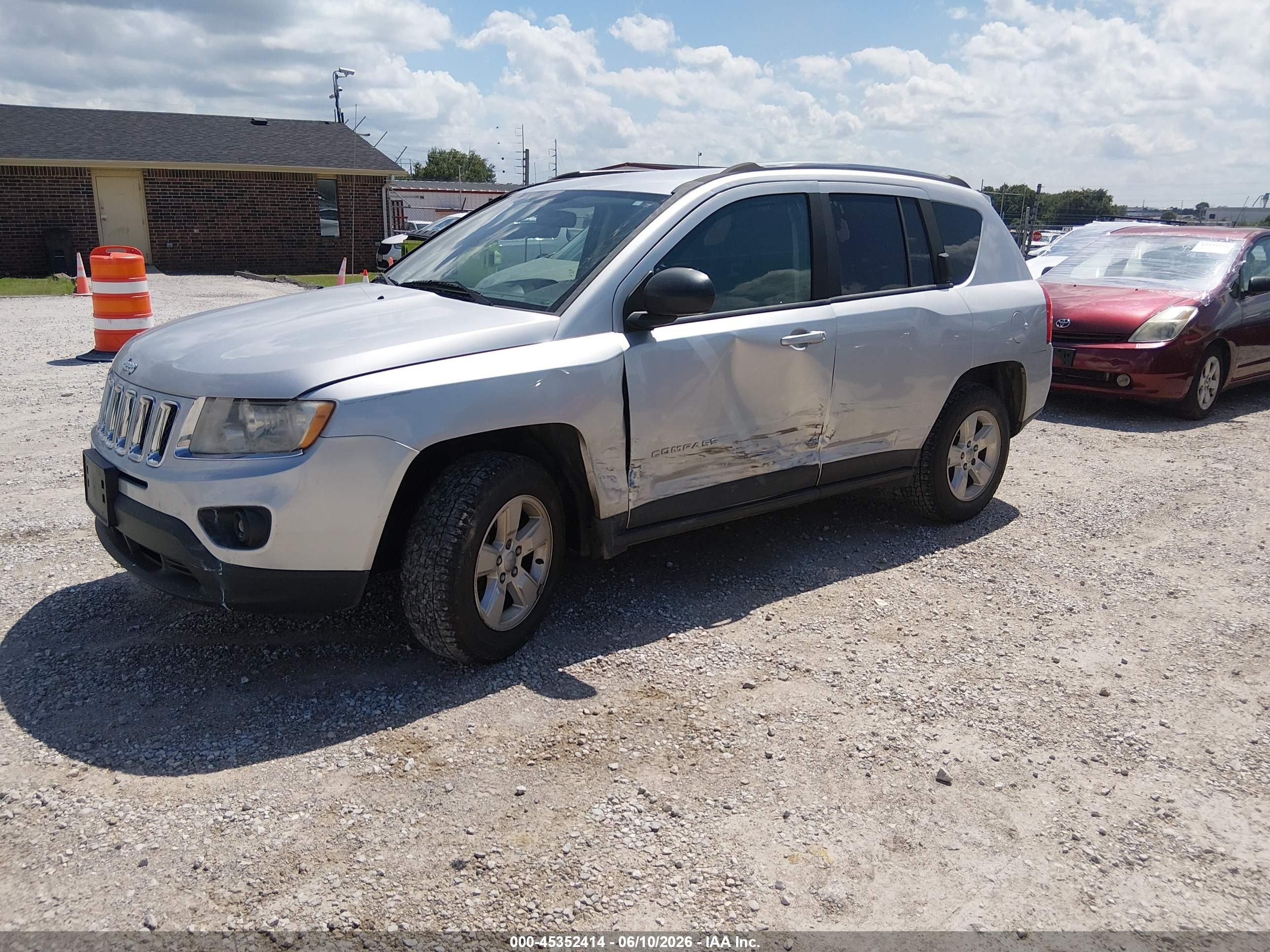 2013 Jeep Compass Sport Silver vin: 1C4NJCBAXDD245817