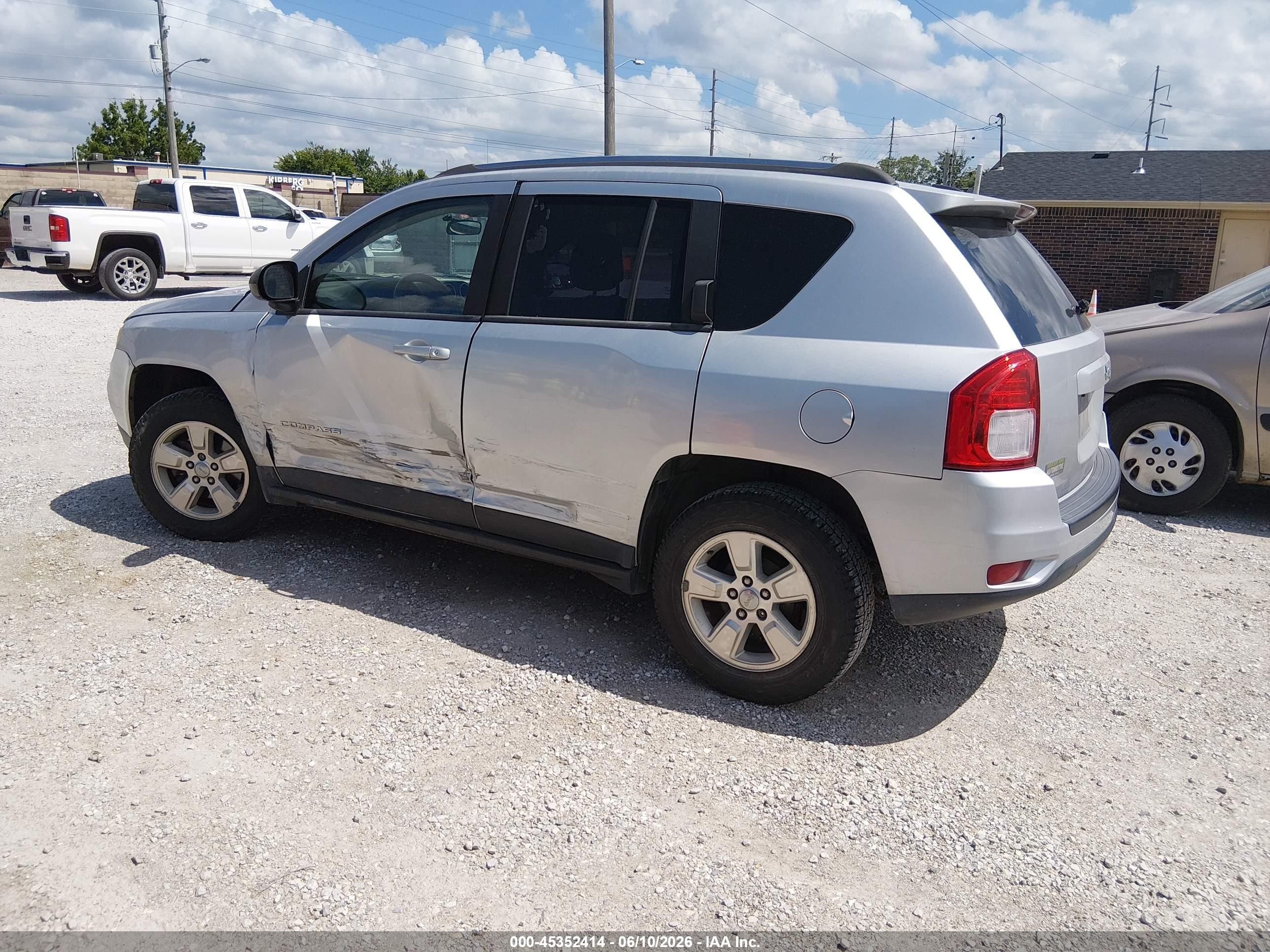 2013 Jeep Compass Sport Silver vin: 1C4NJCBAXDD245817