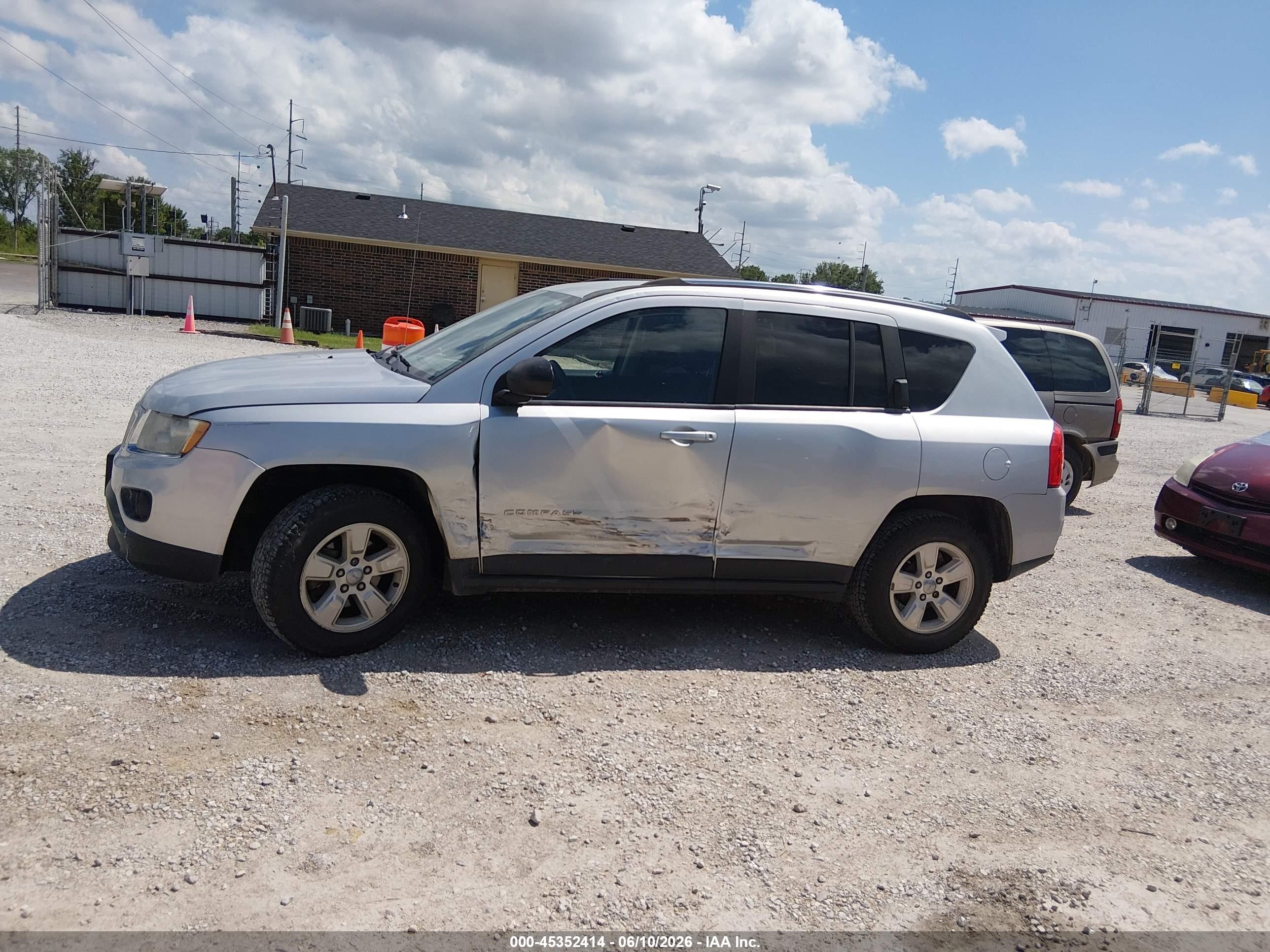 2013 Jeep Compass Sport Silver vin: 1C4NJCBAXDD245817