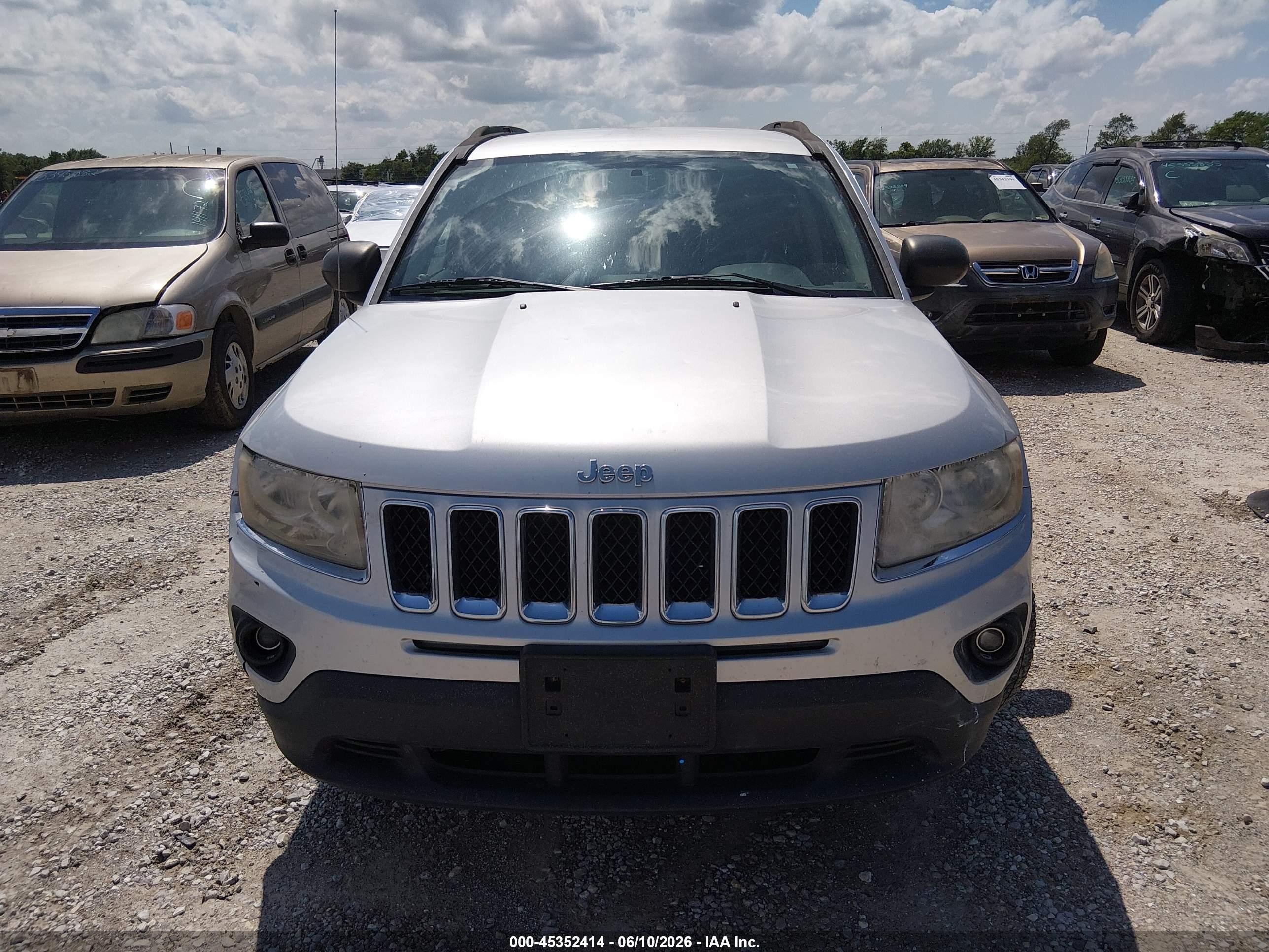 2013 Jeep Compass Sport Silver vin: 1C4NJCBAXDD245817