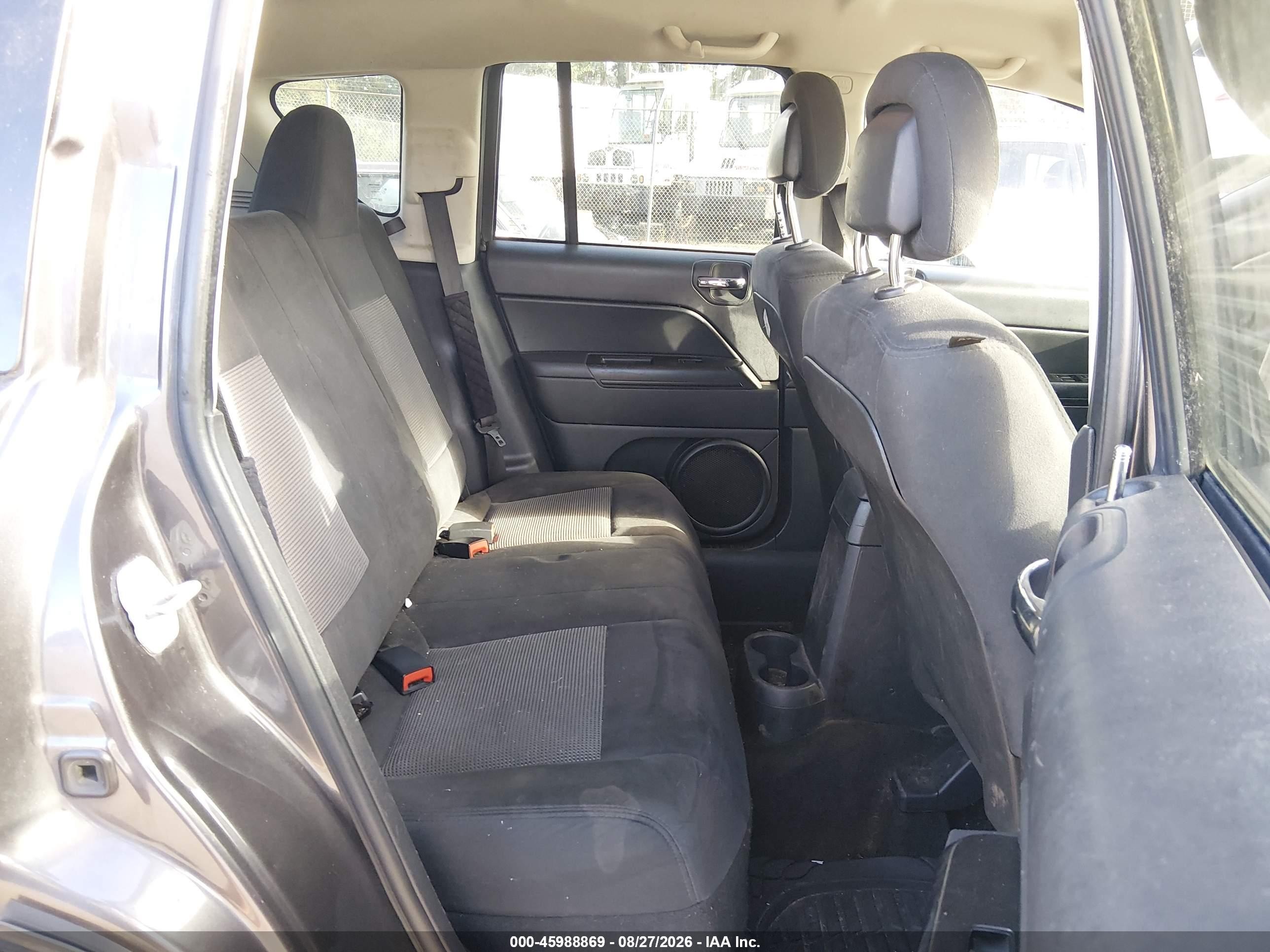 2014 Jeep Compass Sport Gray vin: 1C4NJCBAXED832388