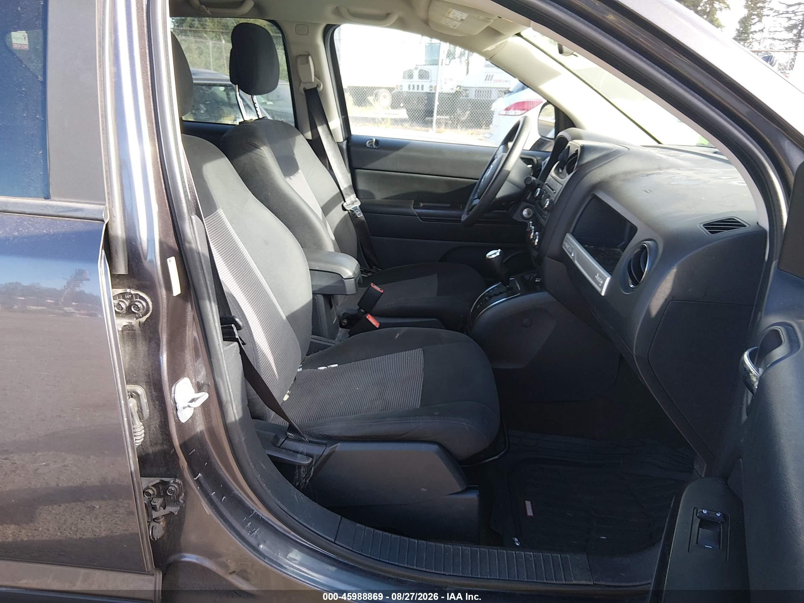 2014 Jeep Compass Sport Gray vin: 1C4NJCBAXED832388
