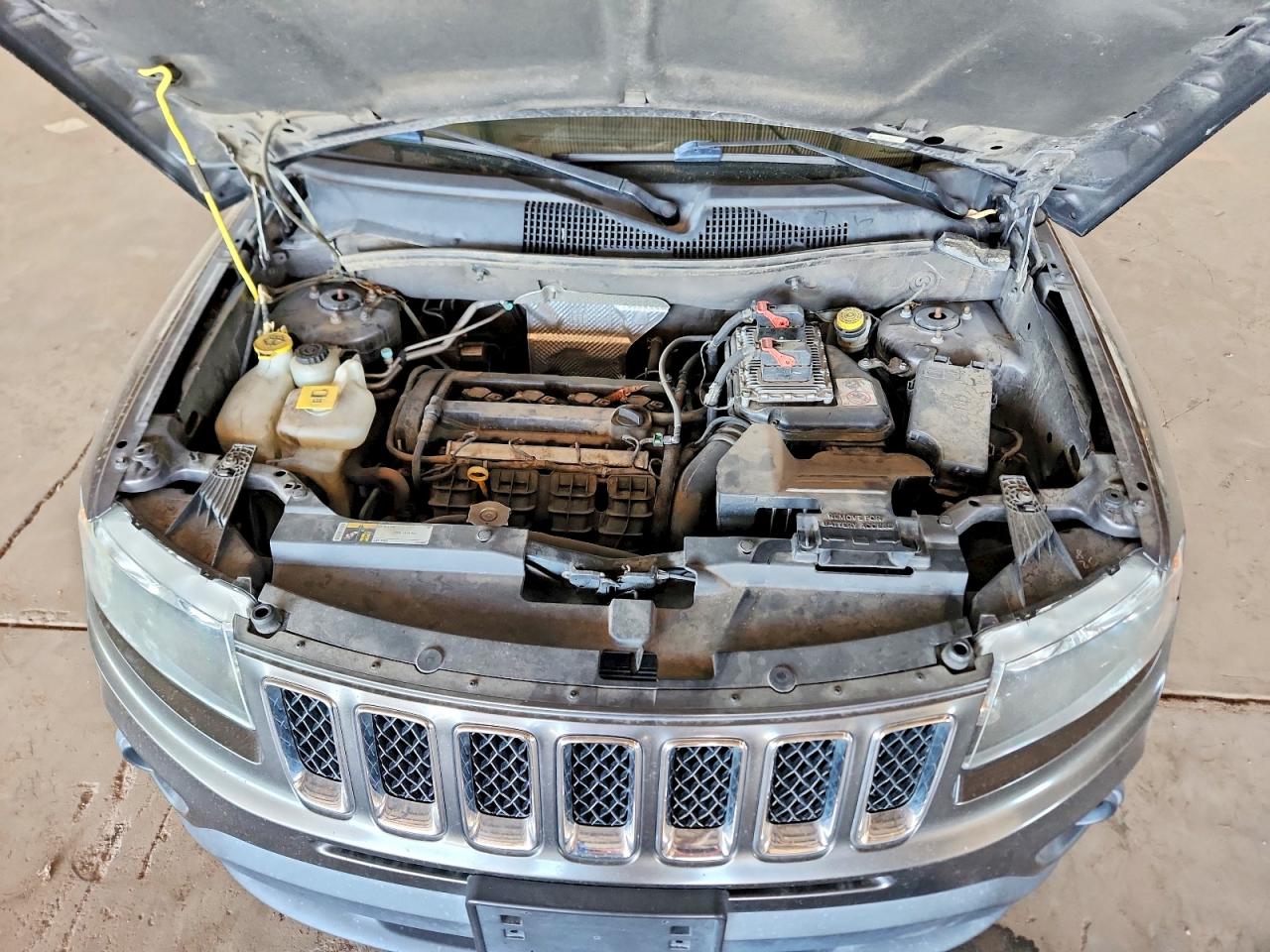 2015 Jeep Compass Sport Gray vin: 1C4NJCBAXFD250387