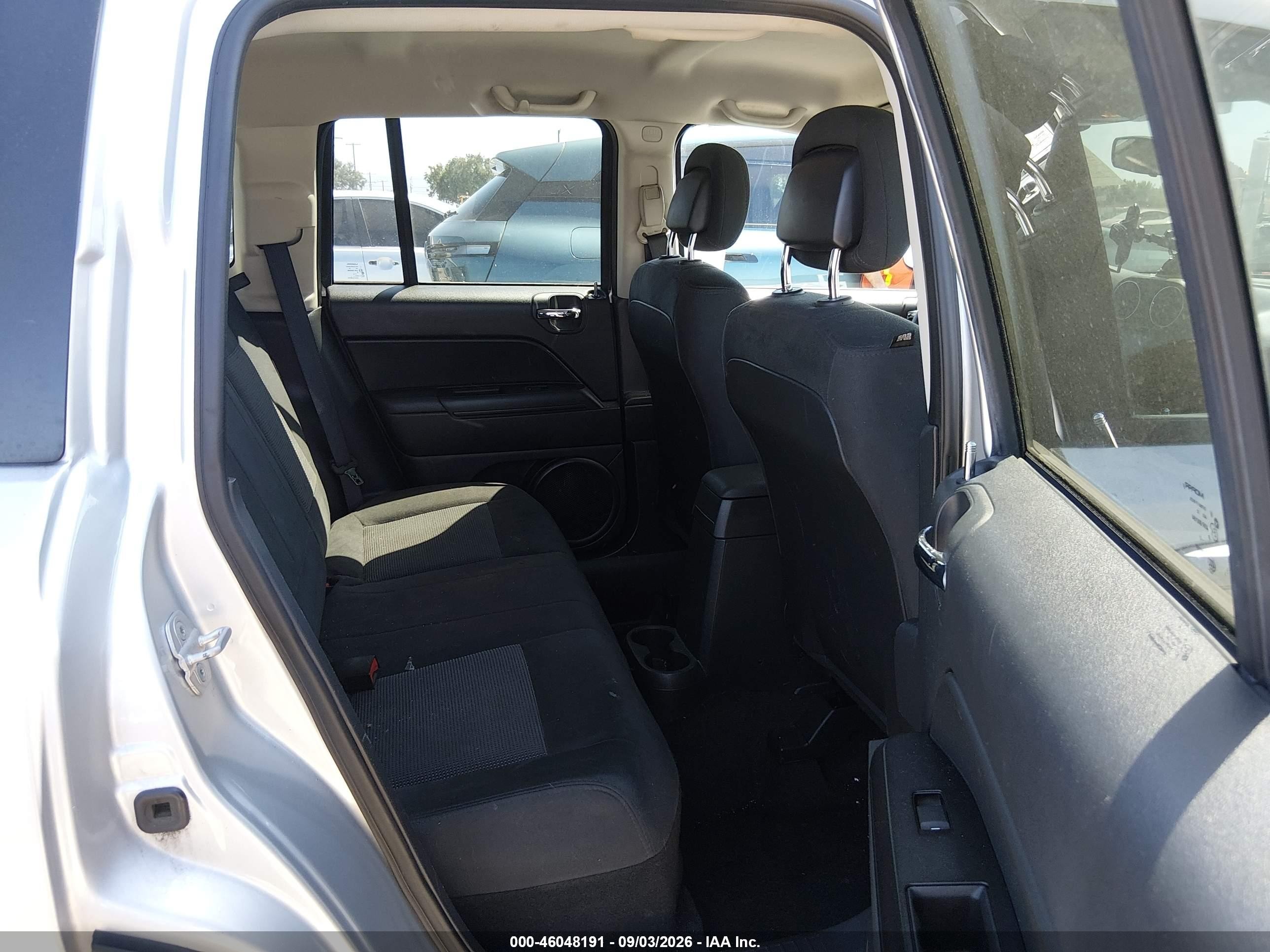 2012 Jeep Compass Sport Серебряный vin: 1C4NJCBB0CD724044