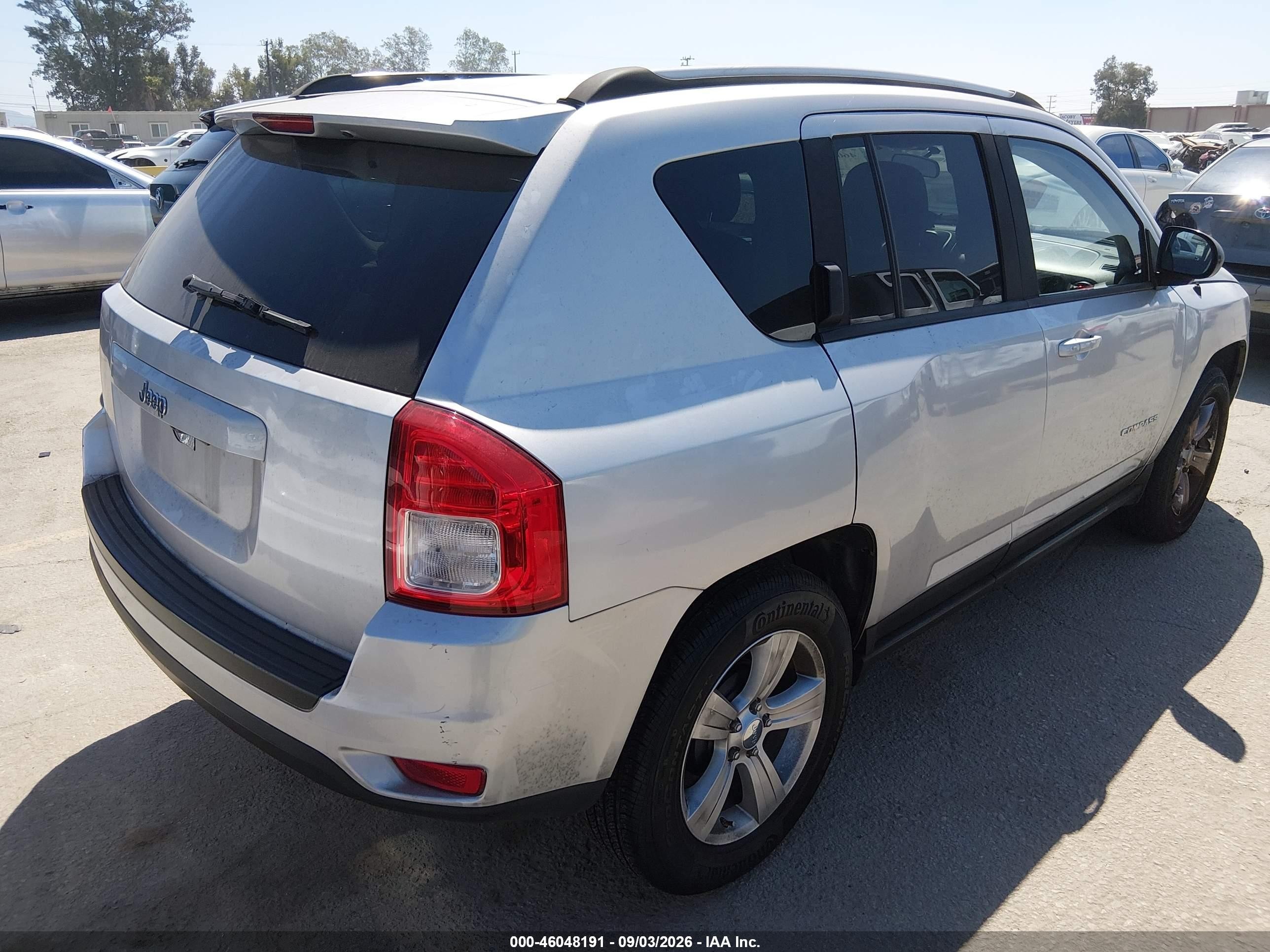 2012 Jeep Compass Sport Серебряный vin: 1C4NJCBB0CD724044