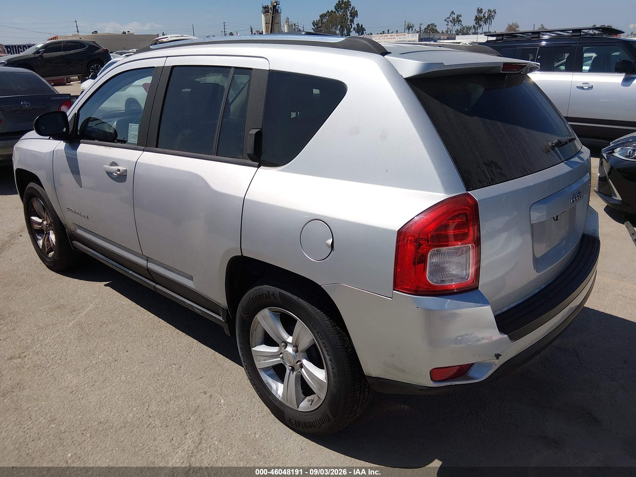2012 Jeep Compass Sport Серебряный vin: 1C4NJCBB0CD724044