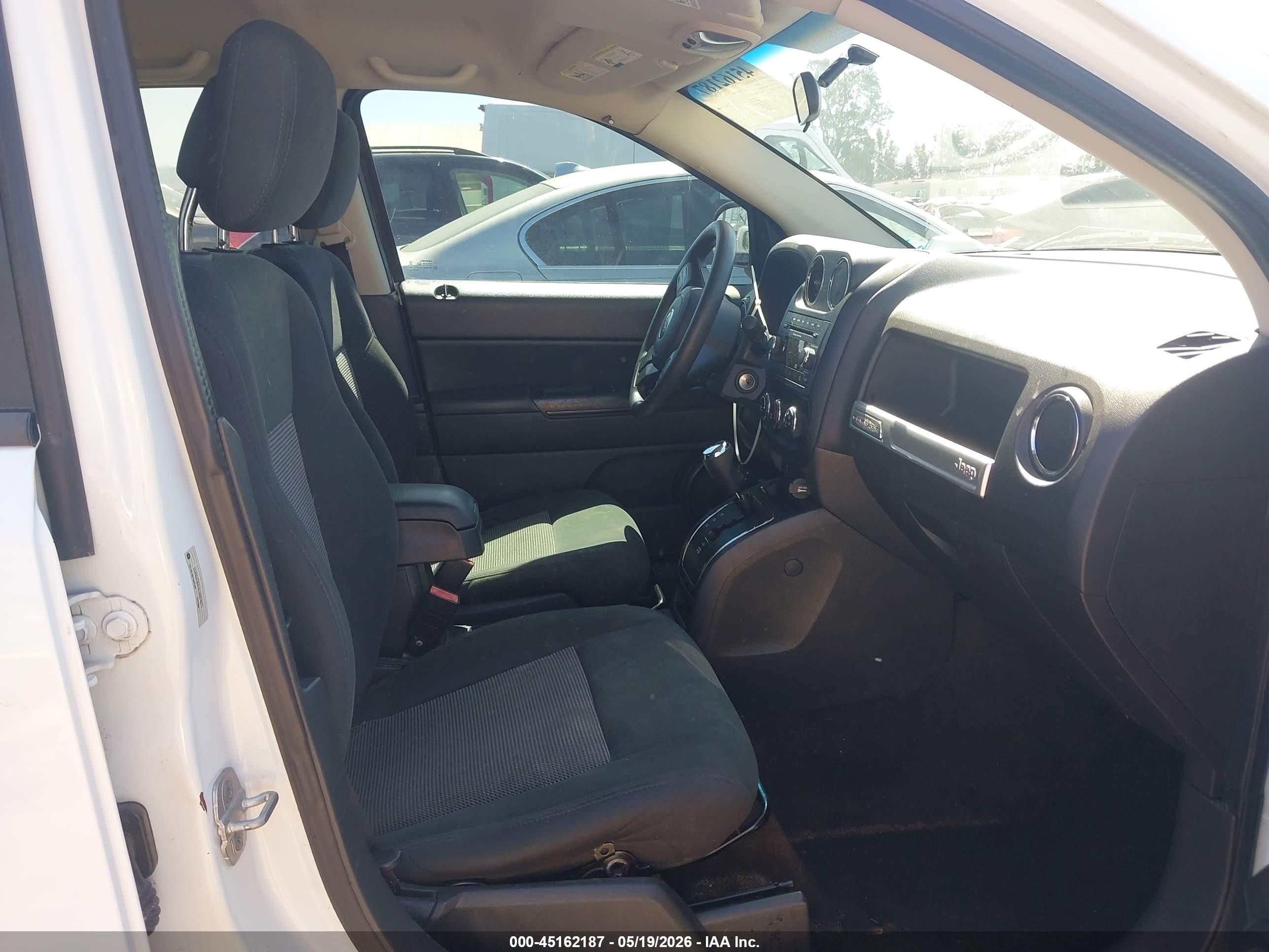 2014 Jeep Compass Sport White vin: 1C4NJCBB0ED601671