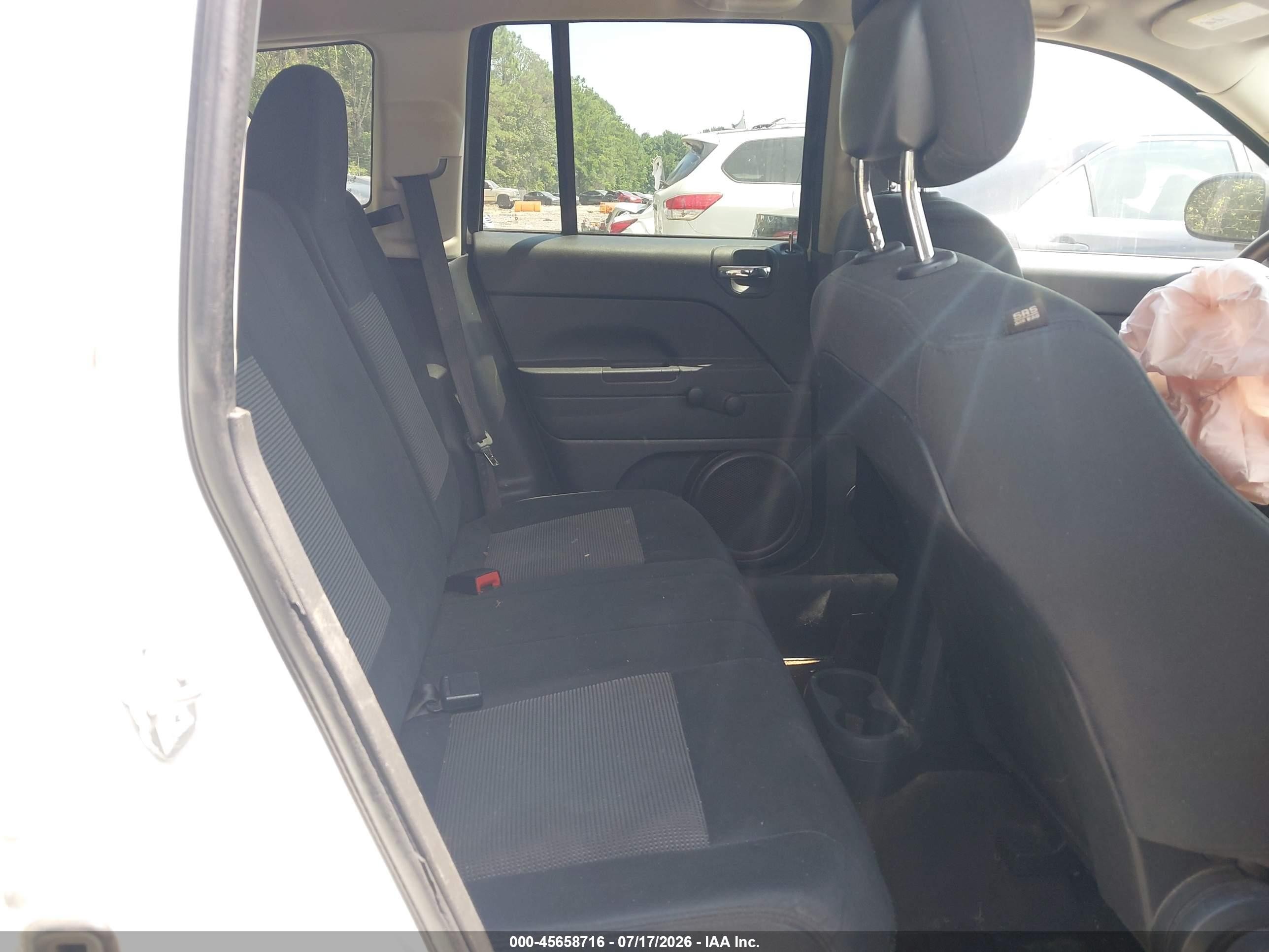2014 Jeep Compass Sport White vin: 1C4NJCBB3ED722114