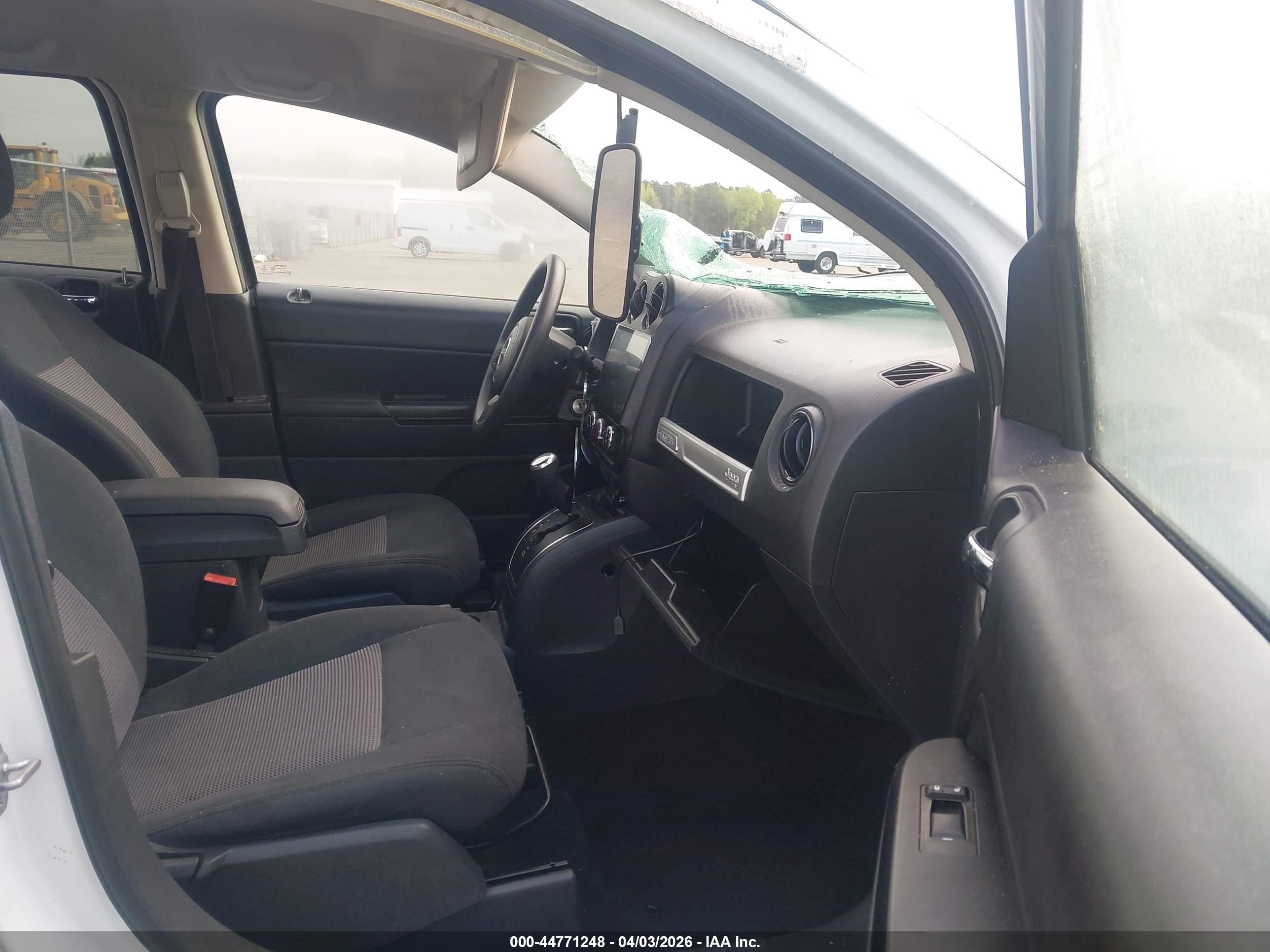 2015 Jeep Compass Sport White vin: 1C4NJCBB3FD115860