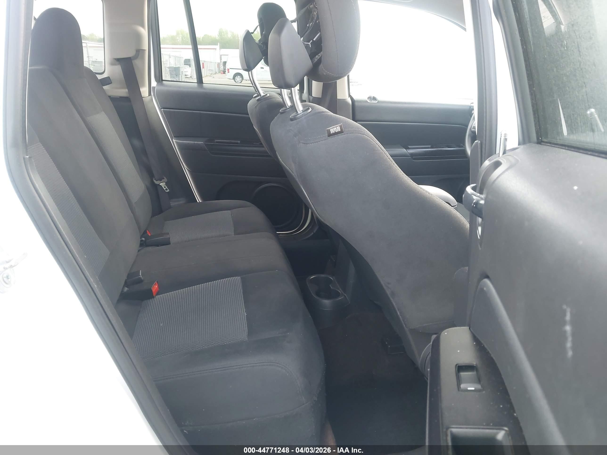 2015 Jeep Compass Sport White vin: 1C4NJCBB3FD115860
