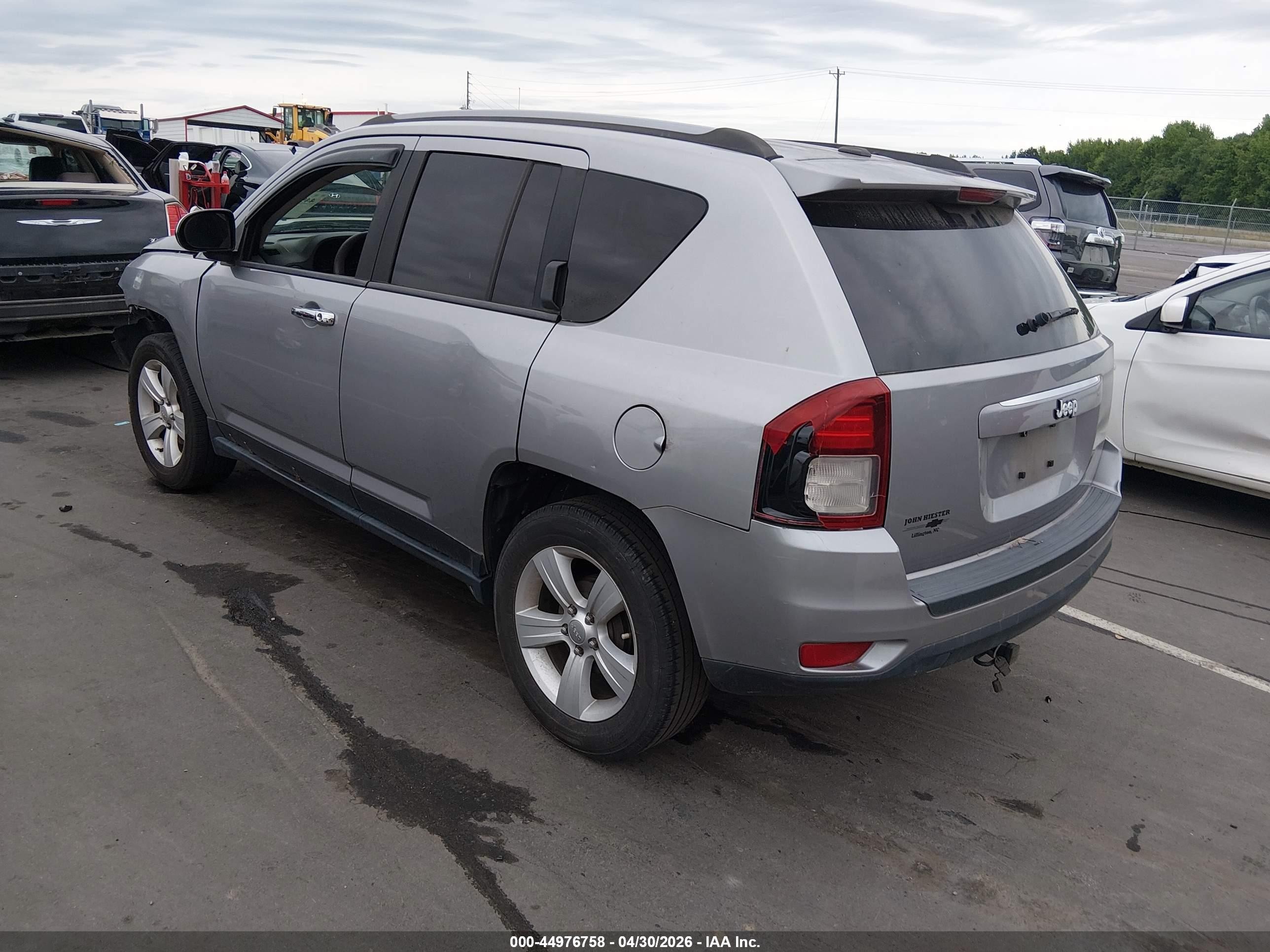 2015 Jeep Compass Sport Silver vin: 1C4NJCBB7FD372892