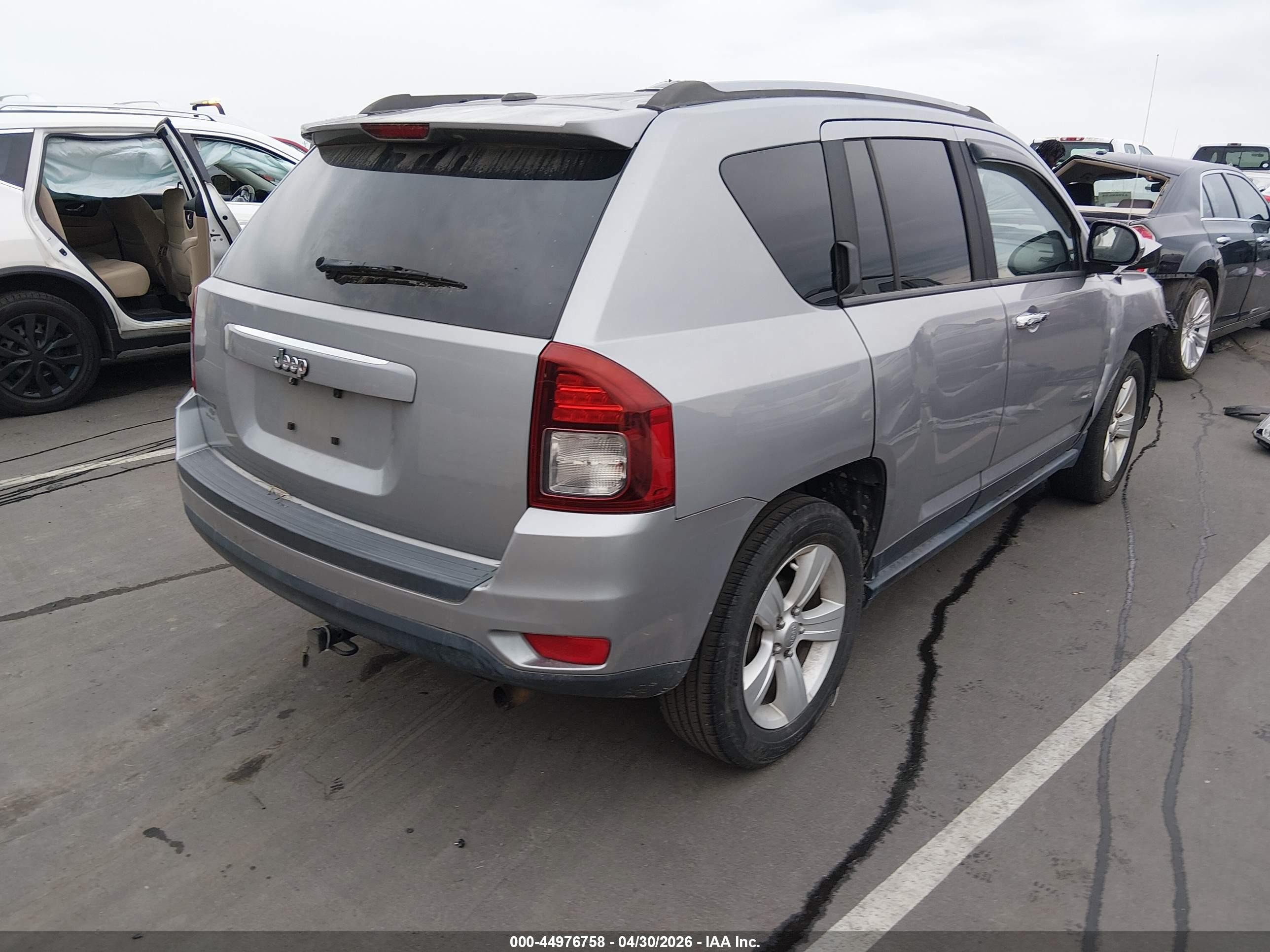 2015 Jeep Compass Sport Silver vin: 1C4NJCBB7FD372892