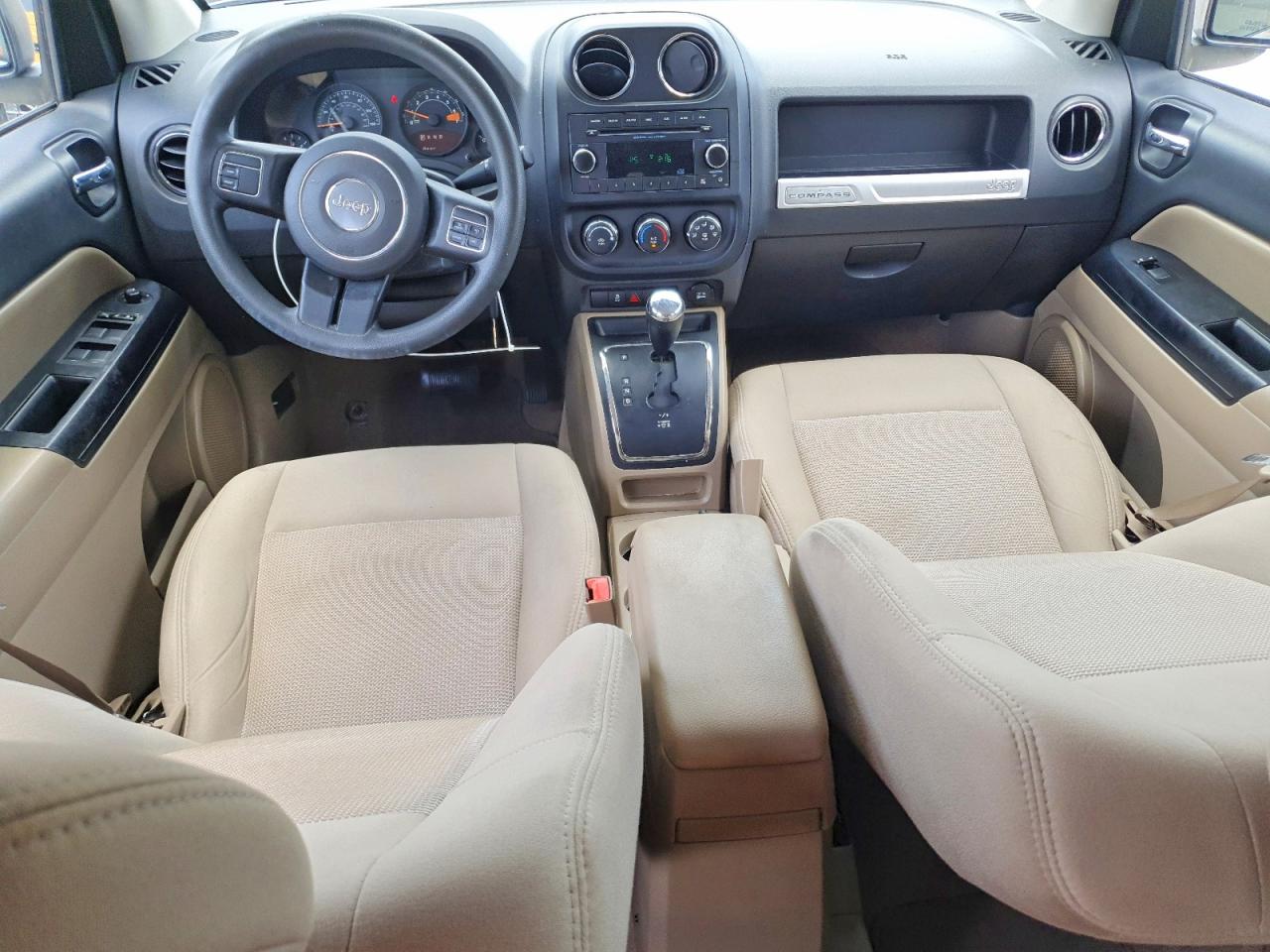 2014 Jeep Compass Sport Silver vin: 1C4NJCBB8ED539520