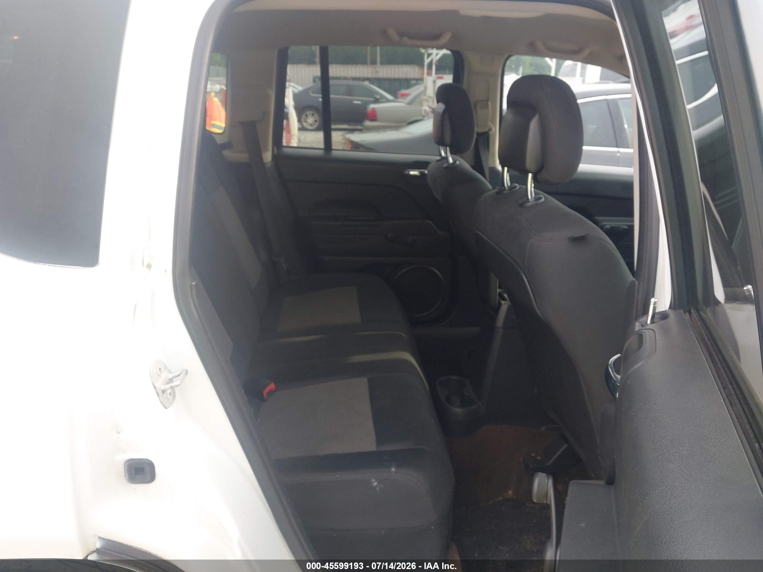2014 Jeep Compass Sport White vin: 1C4NJCBB8ED772555