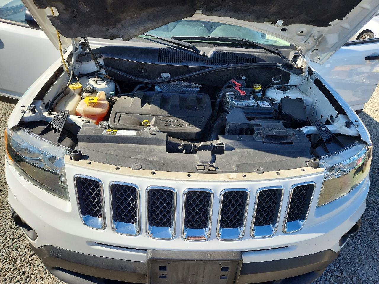 2014 Jeep Compass Sport White vin: 1C4NJCBB9ED537873