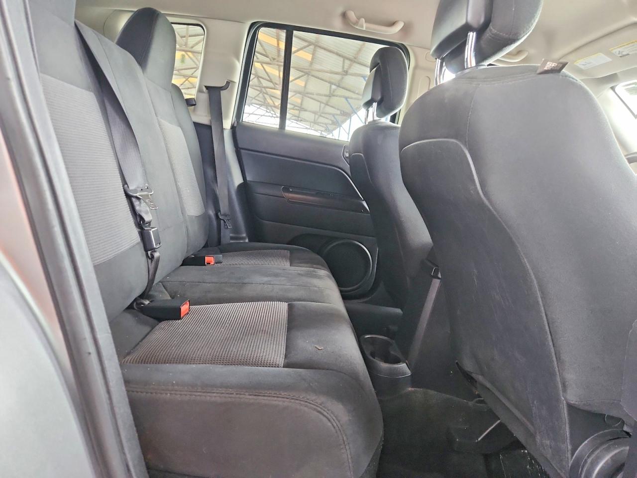 2015 Jeep Compass Sport Silver vin: 1C4NJCBB9FD192216