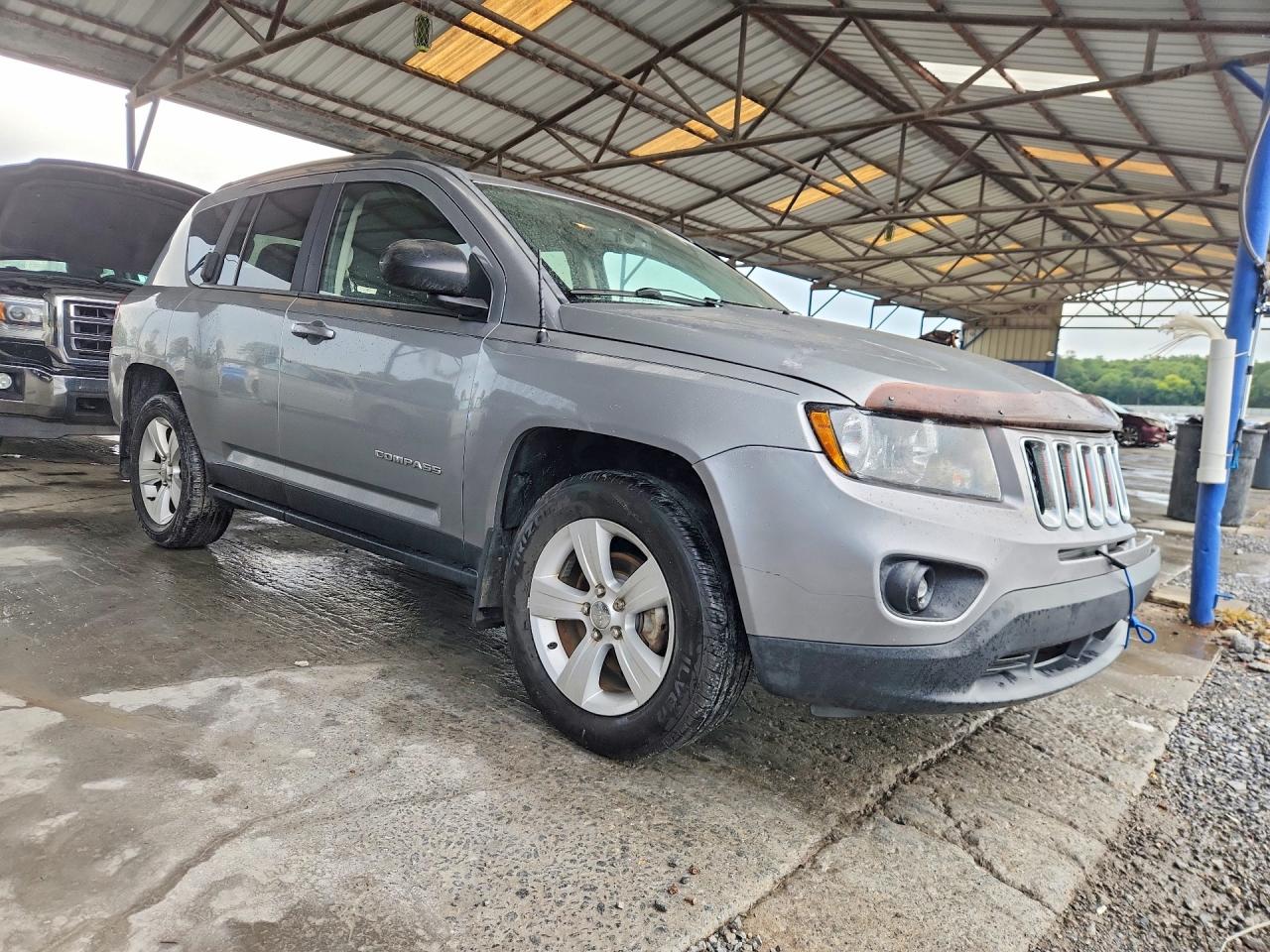 2015 Jeep Compass Sport Silver vin: 1C4NJCBB9FD192216