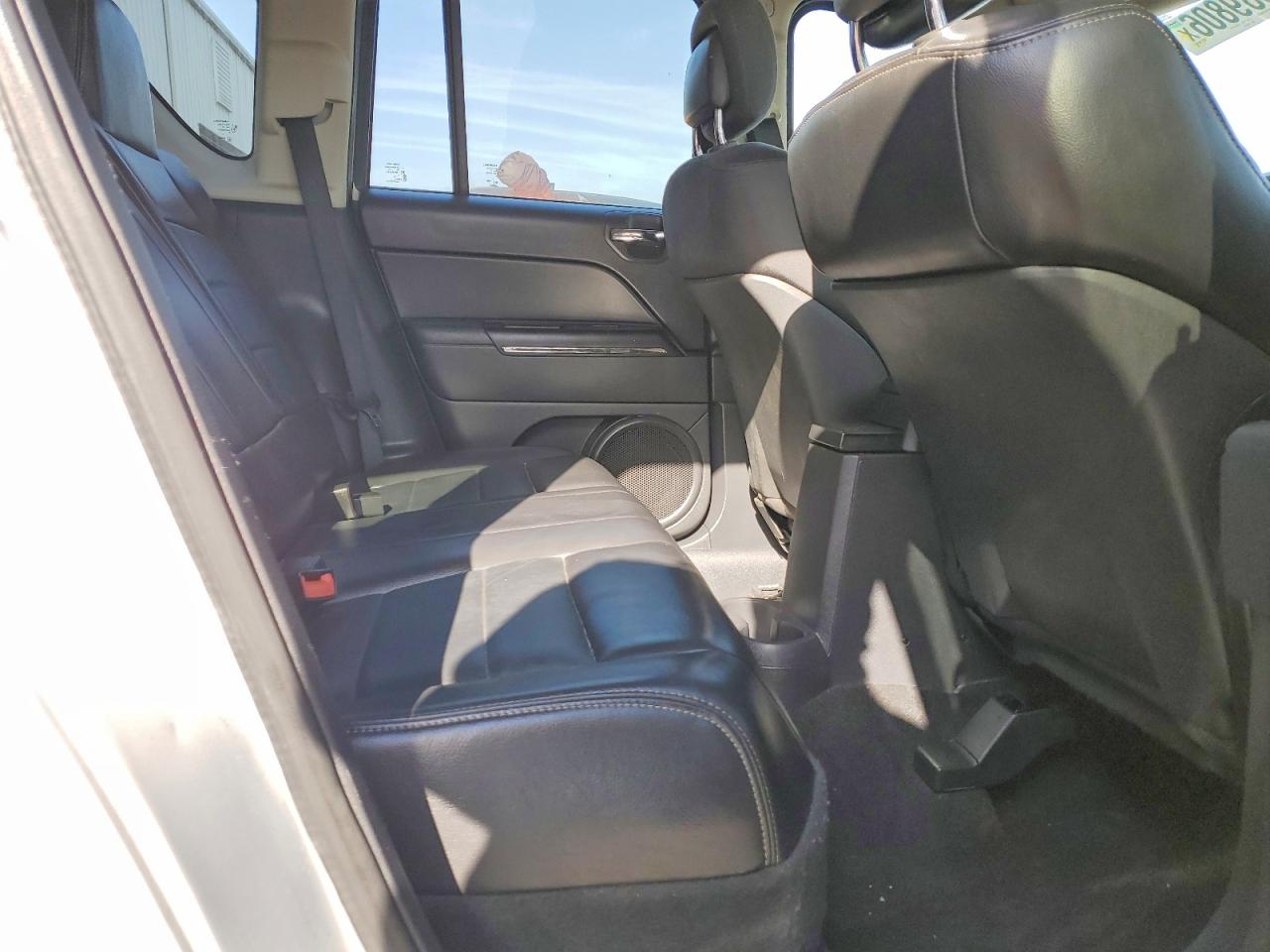 2012 Jeep Commander Limited White vin: 1C4NJCCB5CD634225