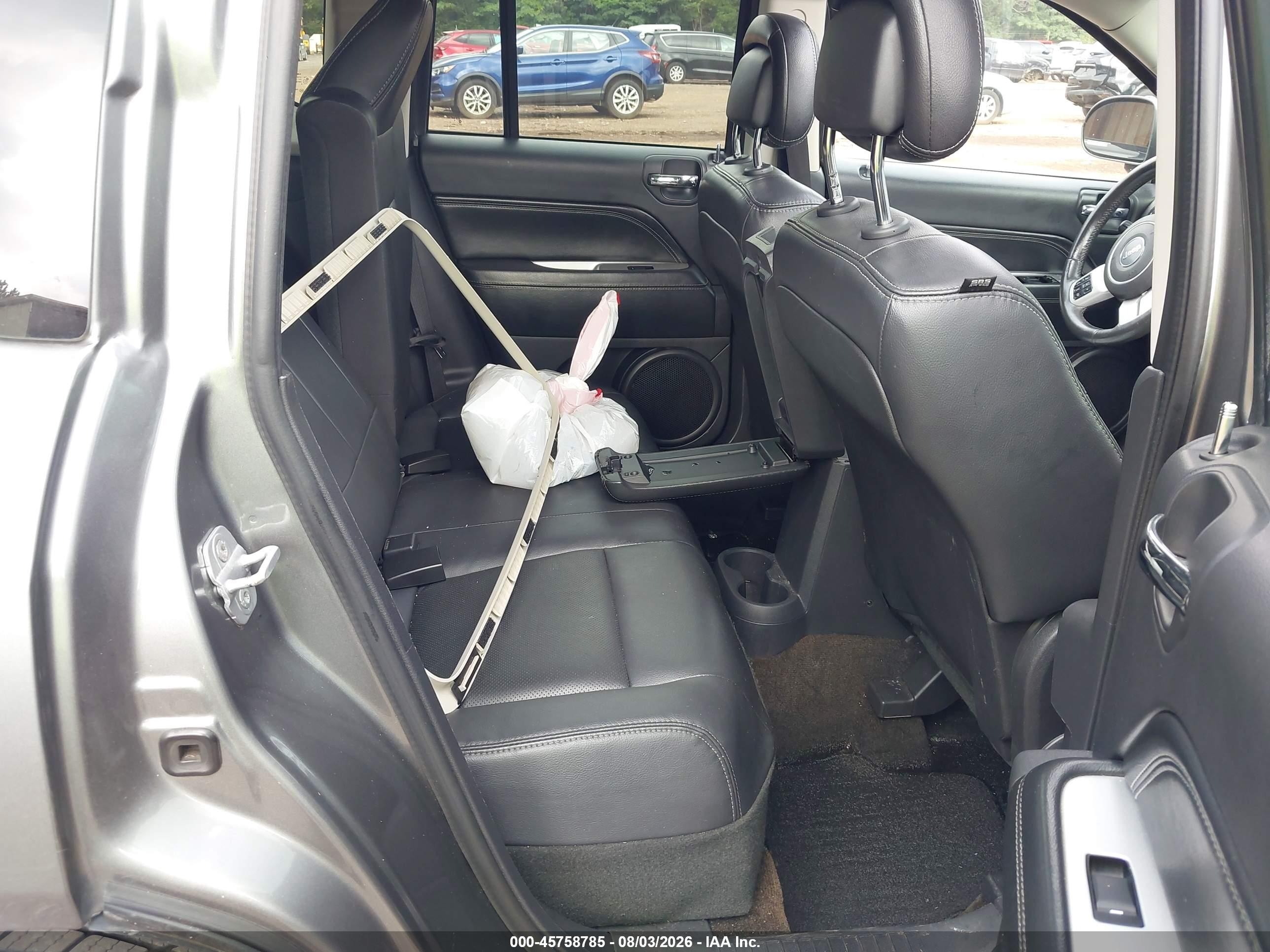 2014 Jeep Compass Limited Silver vin: 1C4NJCCB5ED602331