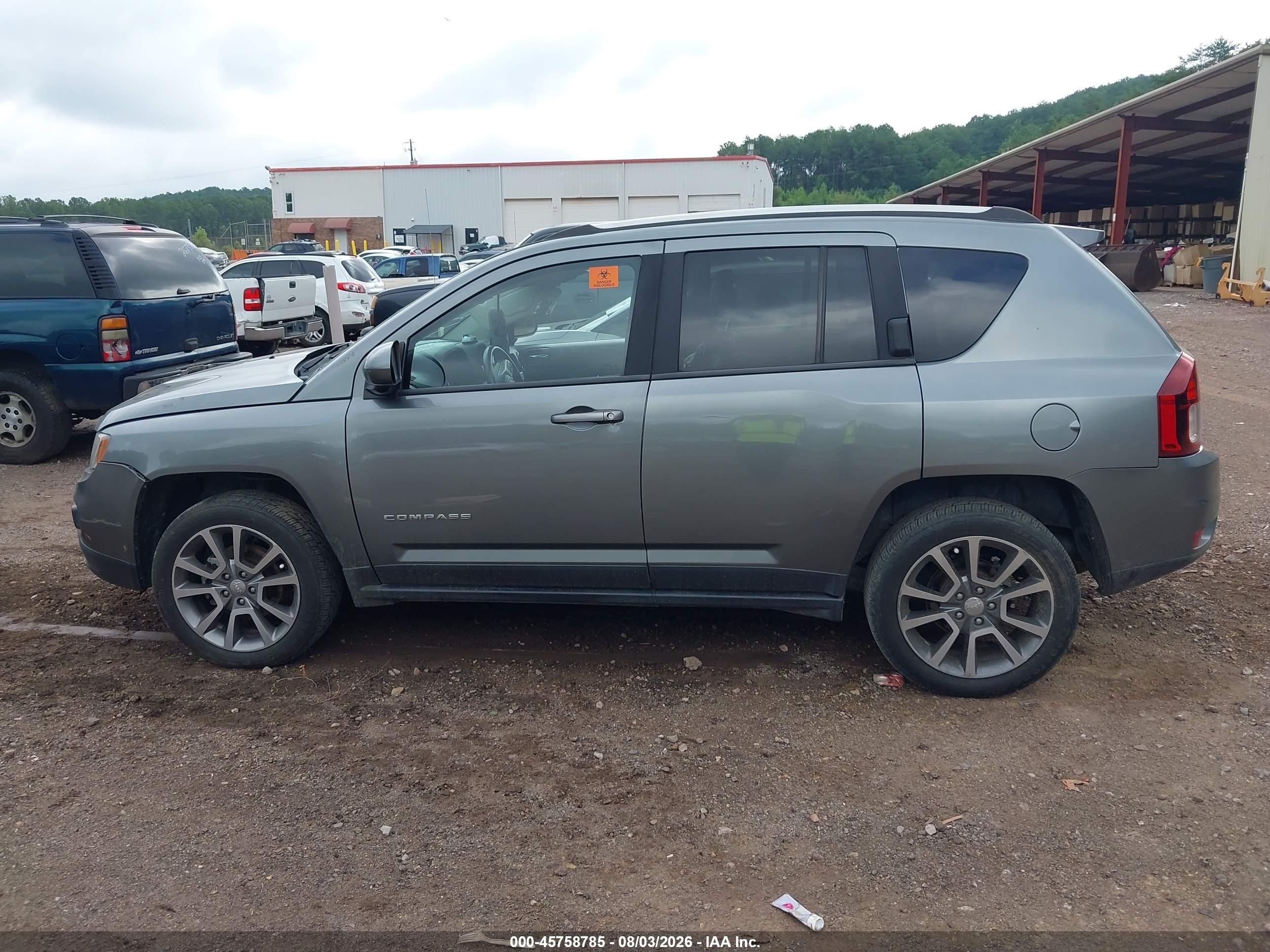 2014 Jeep Compass Limited Silver vin: 1C4NJCCB5ED602331