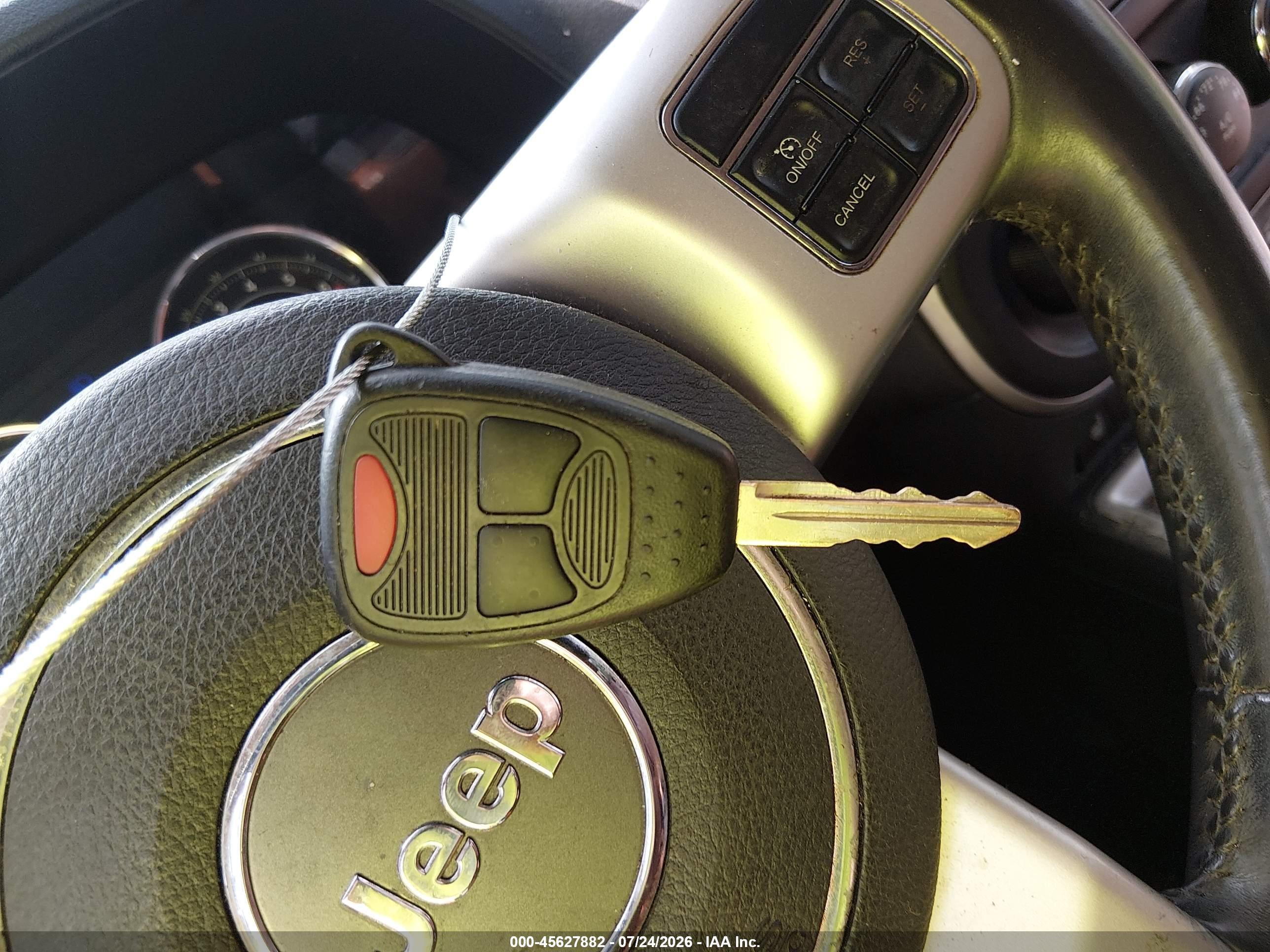 2014 Jeep Compass Limited Серый vin: 1C4NJCCB7ED737536
