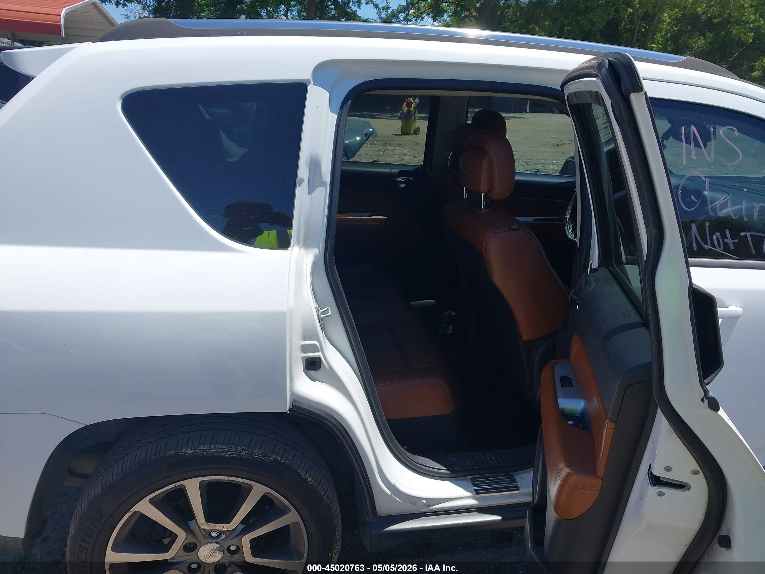 2014 Jeep Compass Limited White vin: 1C4NJCCBXED667109
