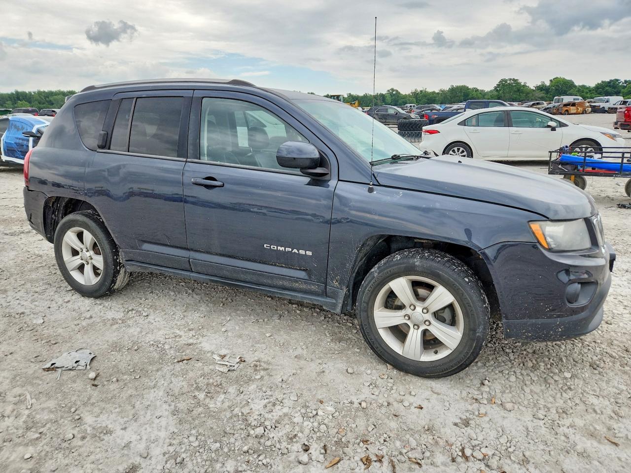 2014 Jeep Compass Latitude Gray vin: 1C4NJCEA0ED715186