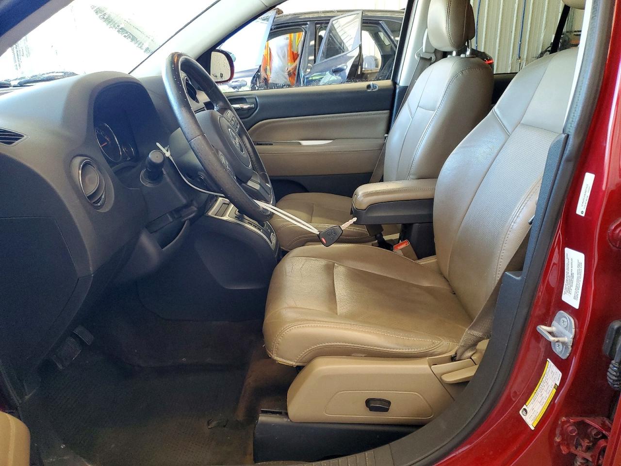 2014 Jeep Compass Latitude Red vin: 1C4NJCEA0ED821413