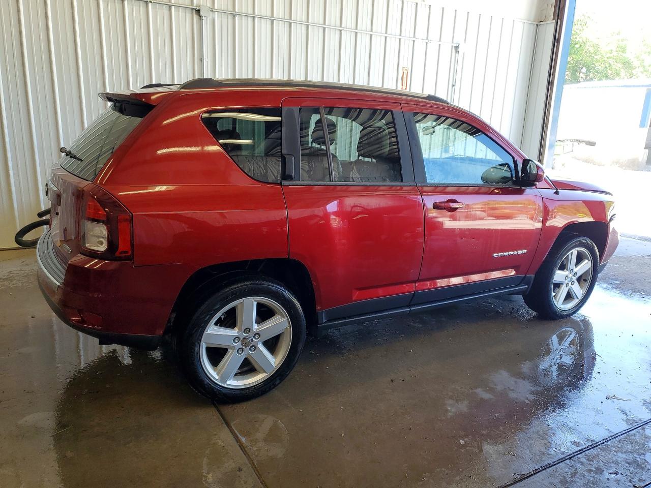 2014 Jeep Compass Latitude Red vin: 1C4NJCEA0ED821413
