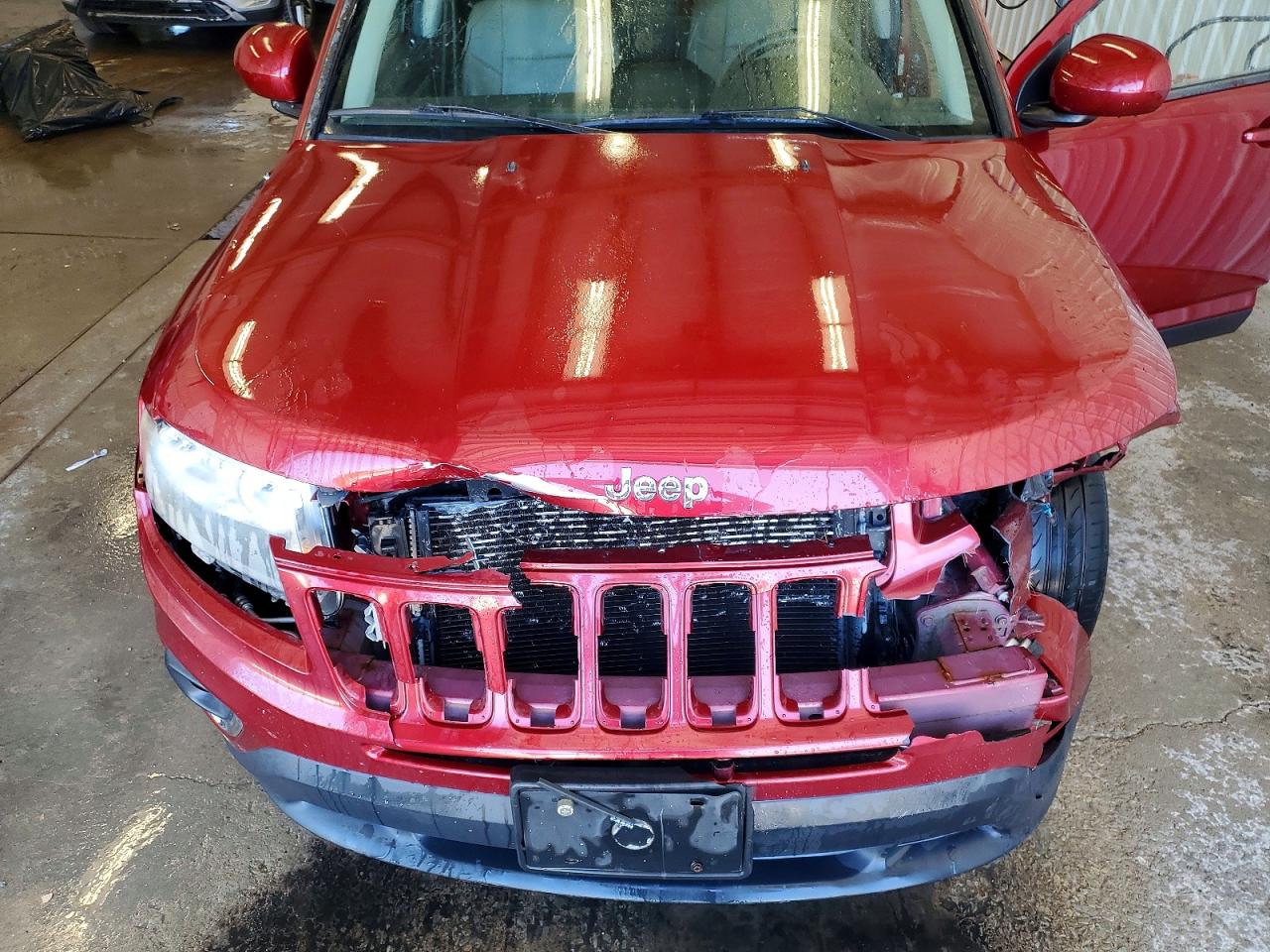 2014 Jeep Compass Latitude Red vin: 1C4NJCEA0ED821413